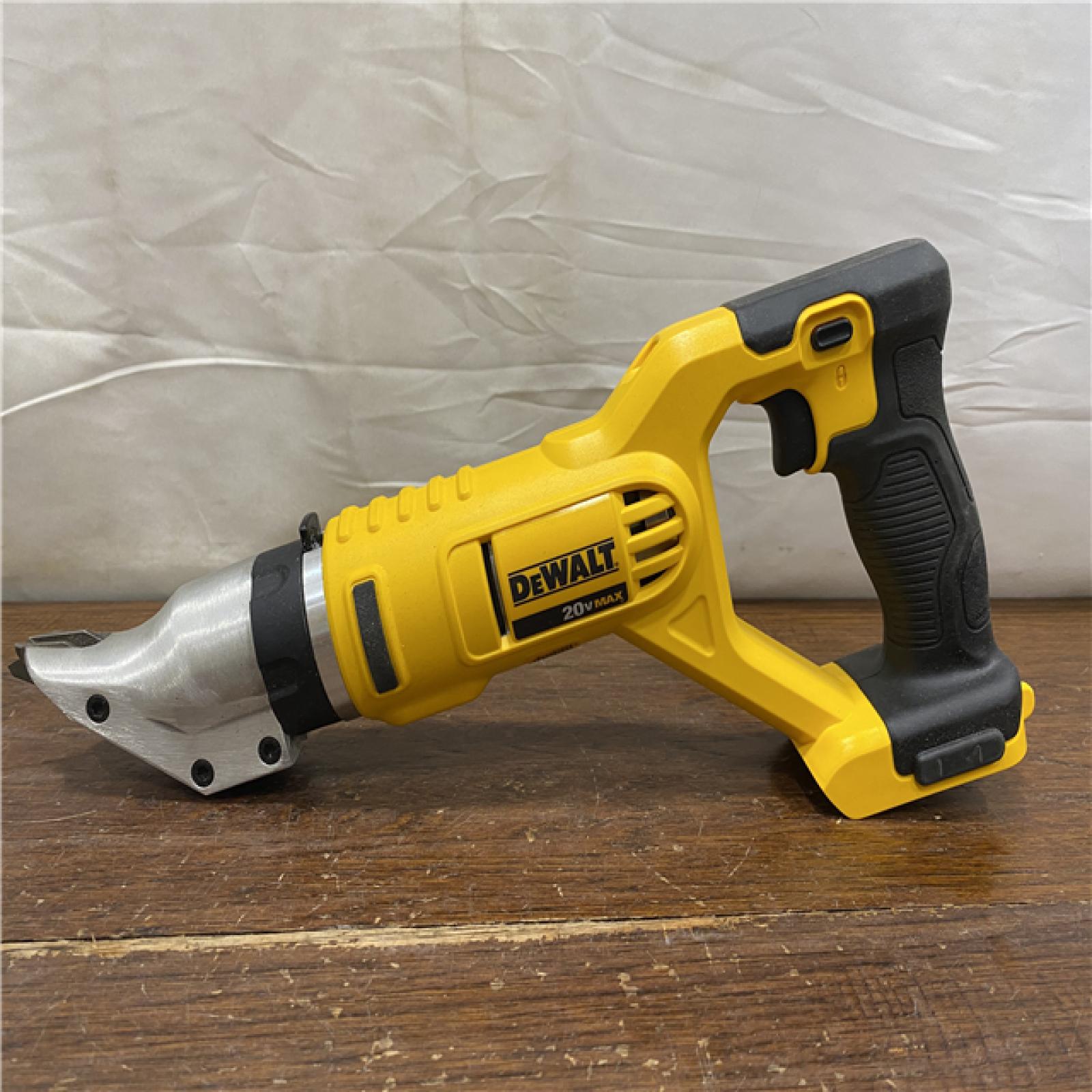 AS-IS Dewalt 20V MAX 18 Gauge Swivel Head Shears Bare Tool Only