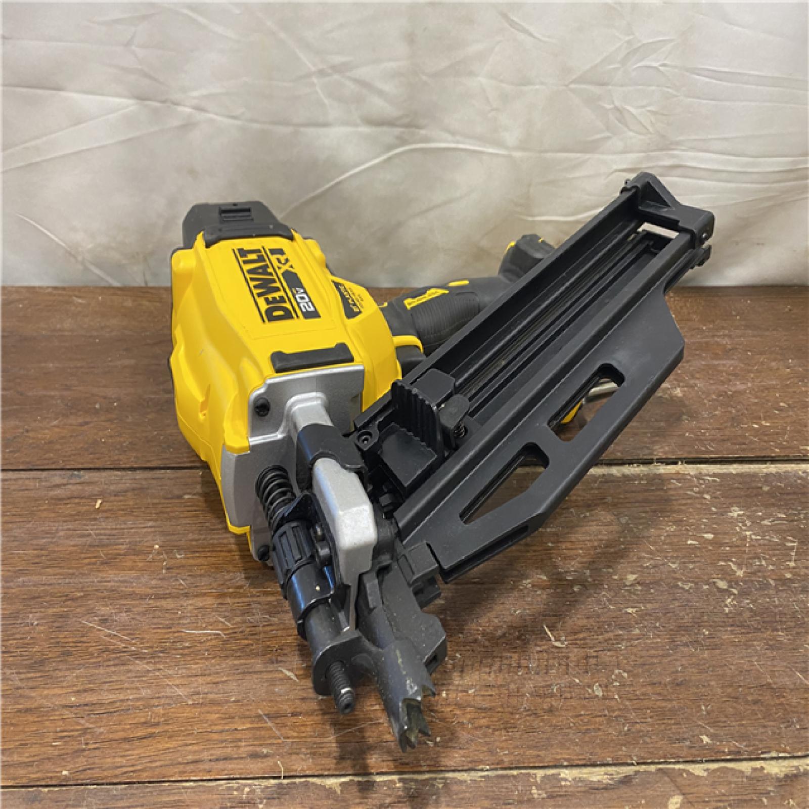 AS-IS DEWALT 20-Volt 21° Cordless Framing Nailer (Tool-Only)