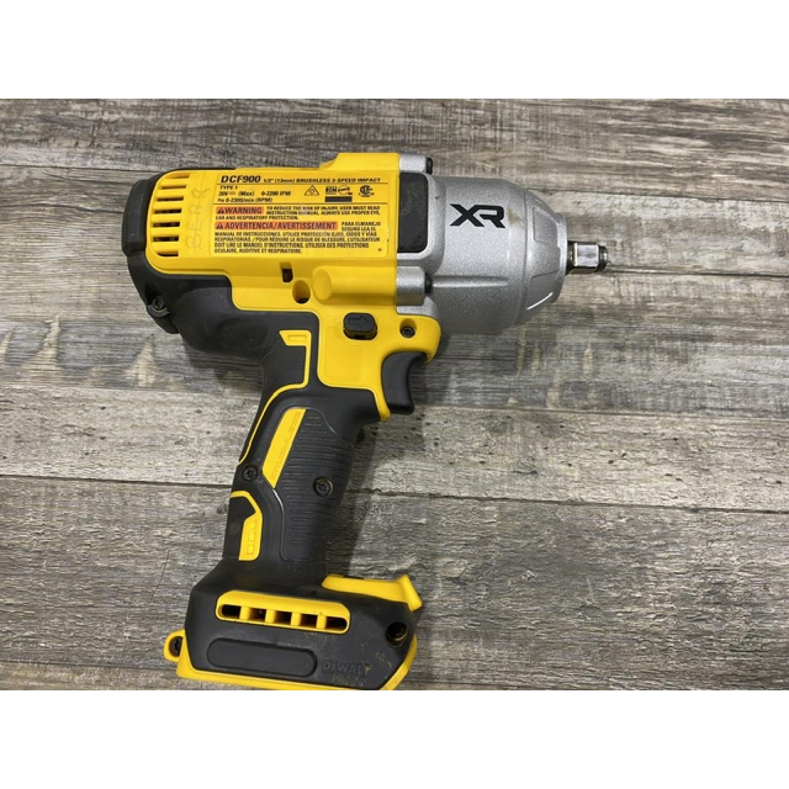 AS-IS DEWALT 20V MAX Lithium-Ion Cordless 1/2 in. Impact Wrench Kit