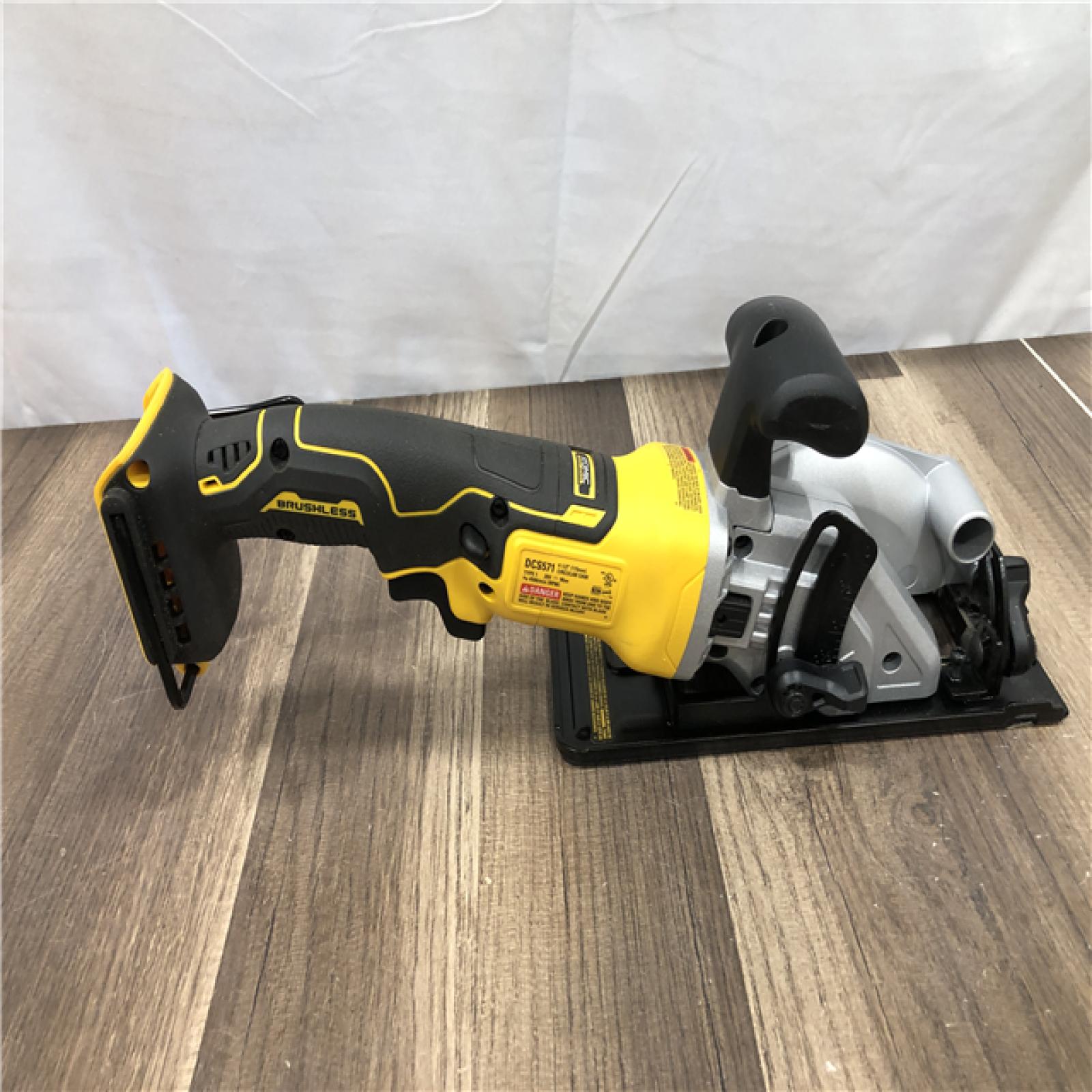 AS-IS DEWALT ATOMIC 20V MAX Cordless Brushless 4-1/2 in. Circular Saw (Tool Only)