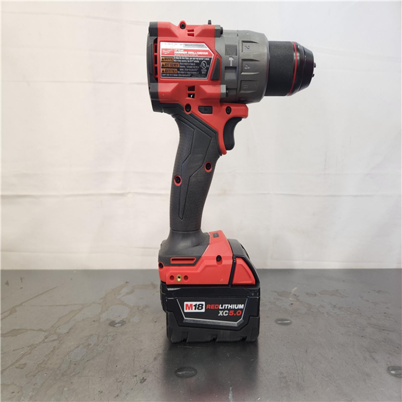 AS-IS- Milwaukee FUEL 18V Lithium-Ion Brushless Cordless 1/2 in. Hammer Drill Driver Kit