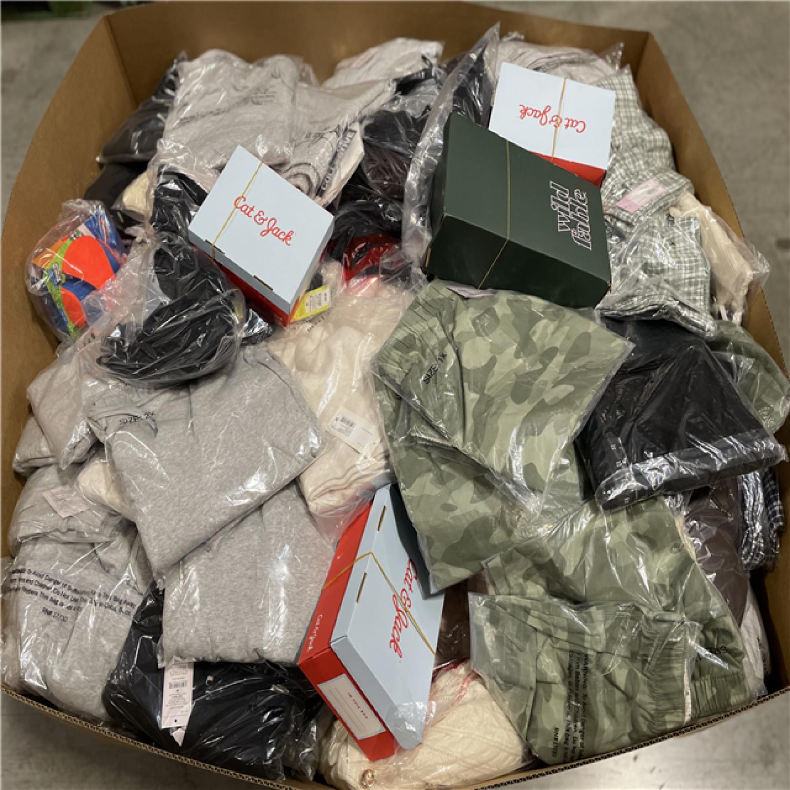 DALLAS LOCATION- NEW!- BULLSEYE MIXED CLOTHING PALLET (300 UNITS)