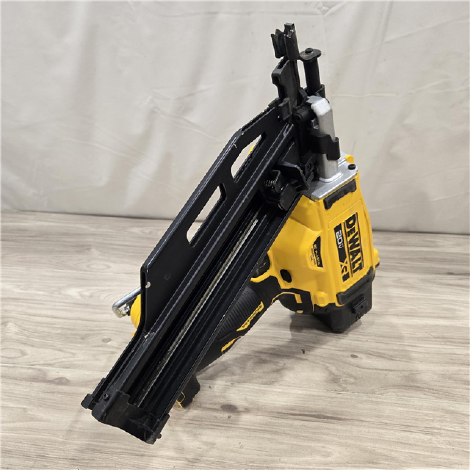 AS-IS DEWALT 20-Volt 21° Cordless Framing Nailer (Tool-Only)