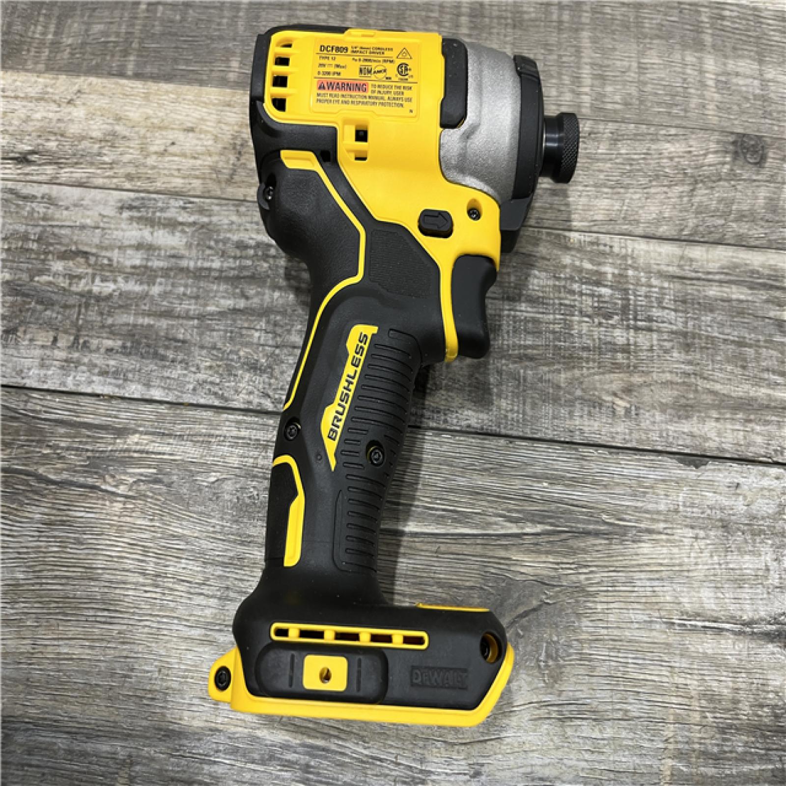 AS-IS DEWALT Atomic 20V Max Lithium-Ion Brushless Cordless Compact 1/4 in. Impact Driver Kit