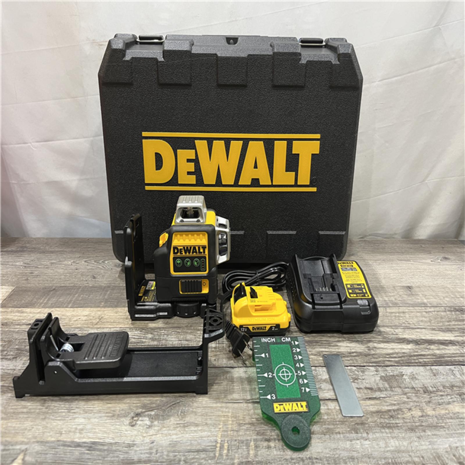 AS-IS DEWALT 12V MAX Lithium-Ion 100 ft. Green Self-Leveling 3-Beam 360 Degree Laser Level Kit