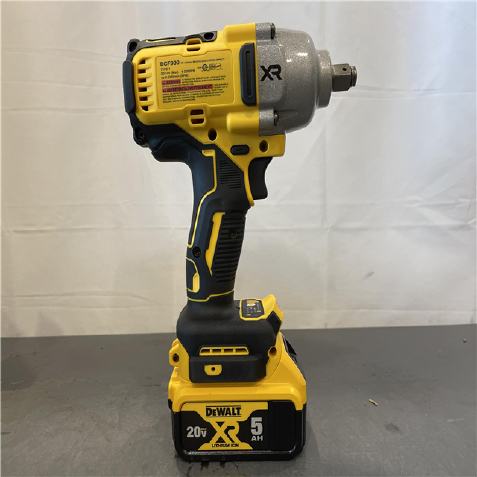 AS-IS - Dewalt 20V MAX Lithium-Ion Cordless 1/2 in. Impact Wrench Kit
