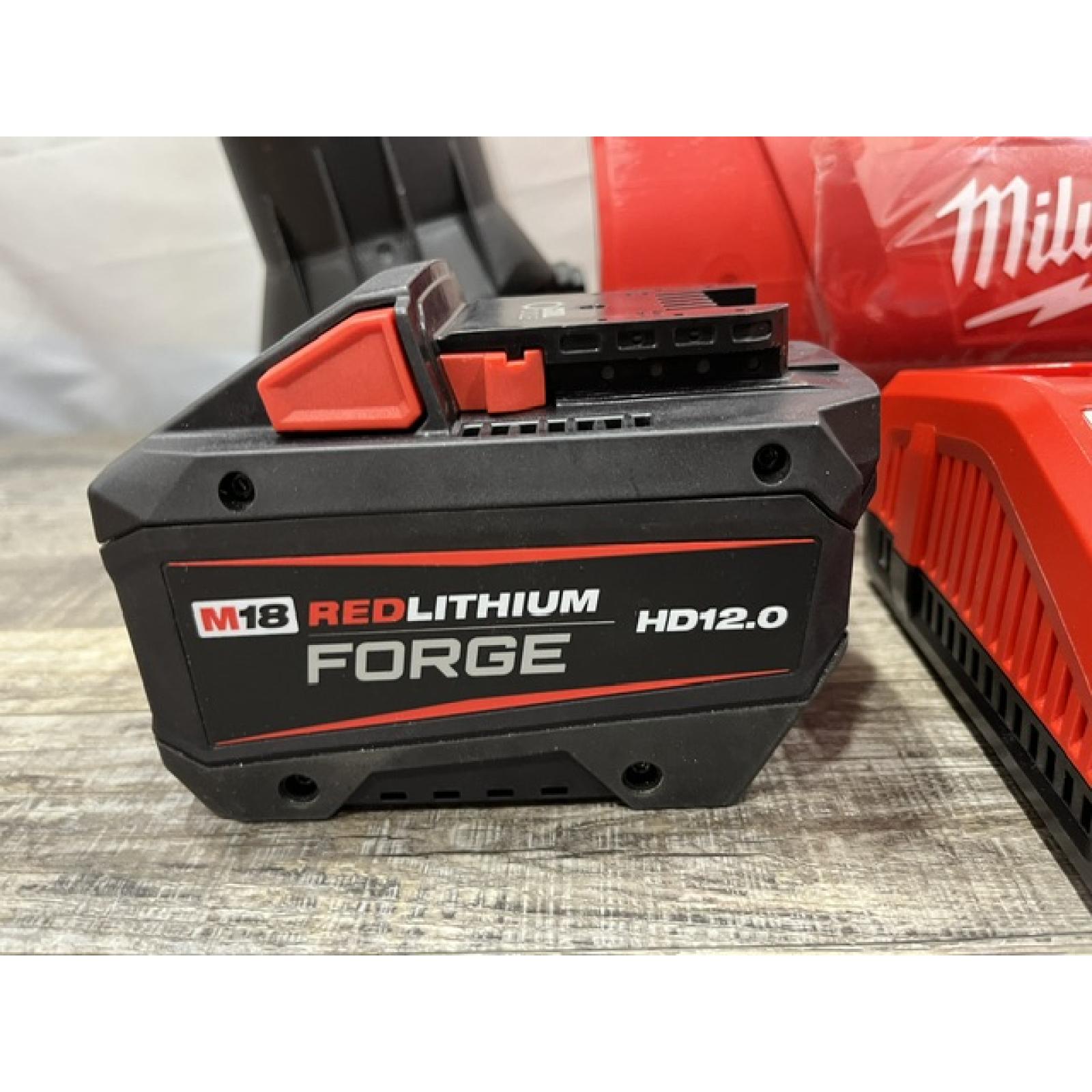 AS-IS Milwaukee FUEL 120 MPH 500 CFM 18V Brushless Cordless Battery Powered Leaf Blower Kit