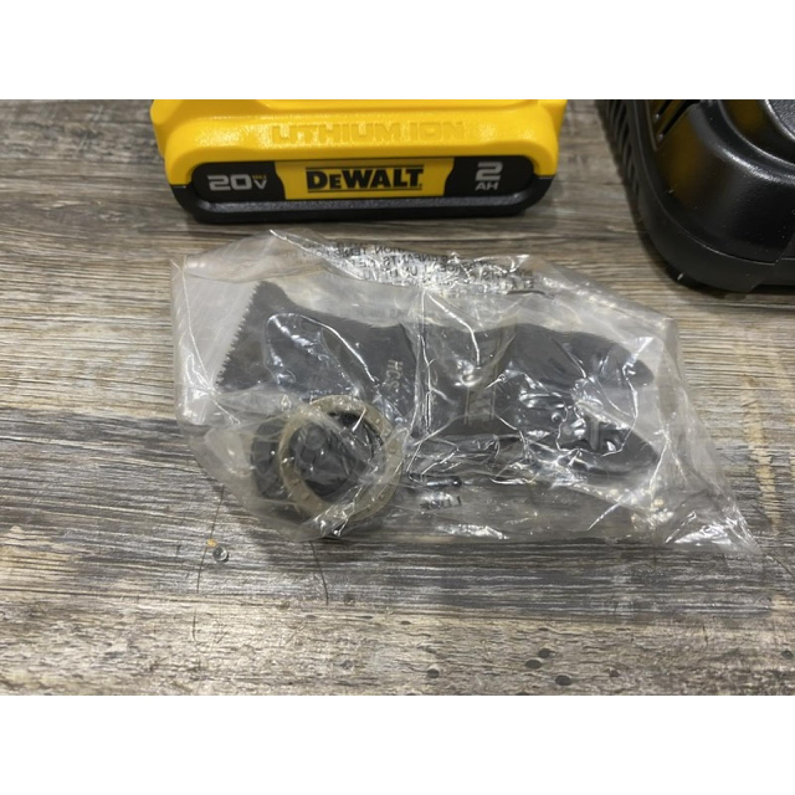 AS-IS DEWALT ATOMIC 20V MAX Cordless Brushless Oscillating Multi Tool Kit