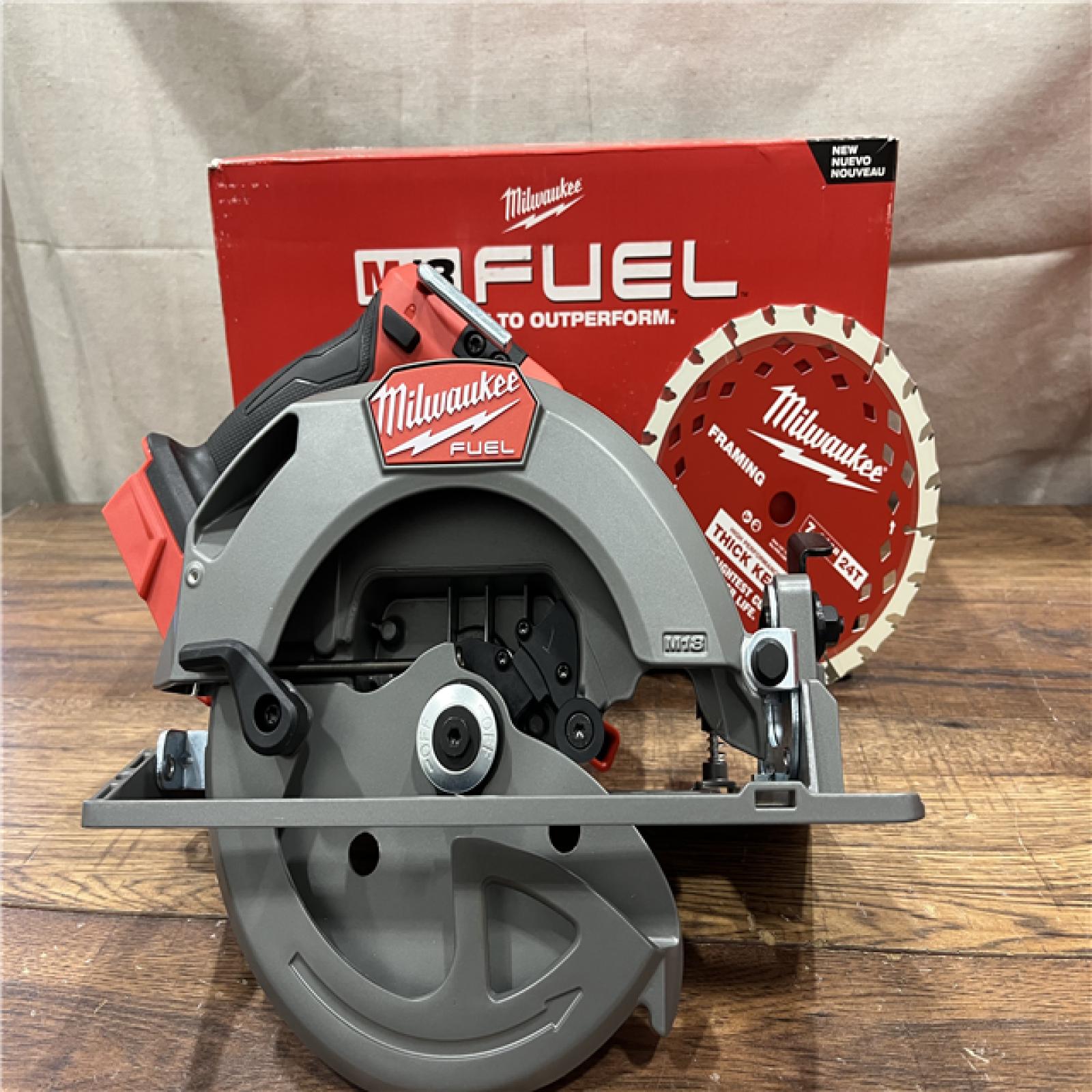 AS-IS Milwaukee Tools M18 FUEL 7-1/4 Circular Saw (Tool Only) 2834-20