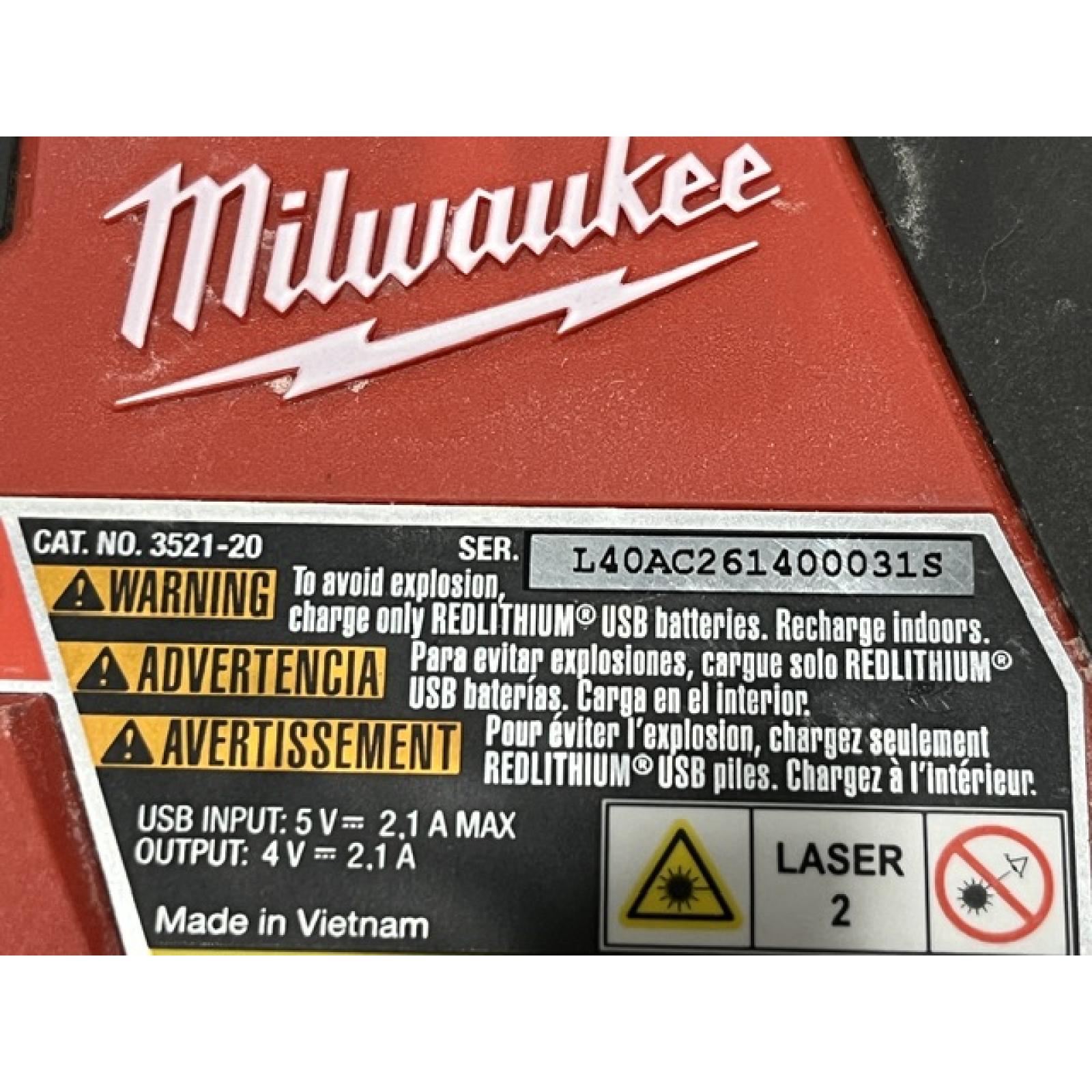 AS-IS Milwaukee 100 ft. REDLITHIUM Lithium-Ion USB Green Rechargeable Cross Line Laser Level with Charger