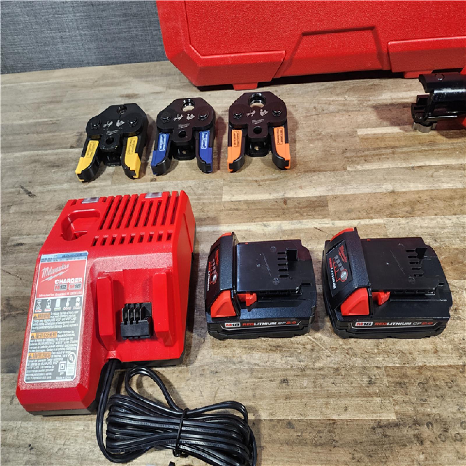 HOUSTON LOCATION - AS-IS Milwaukee-2674-22P M18 Short Throw Press Tool Kit W/ Viega PureFlow Jaws