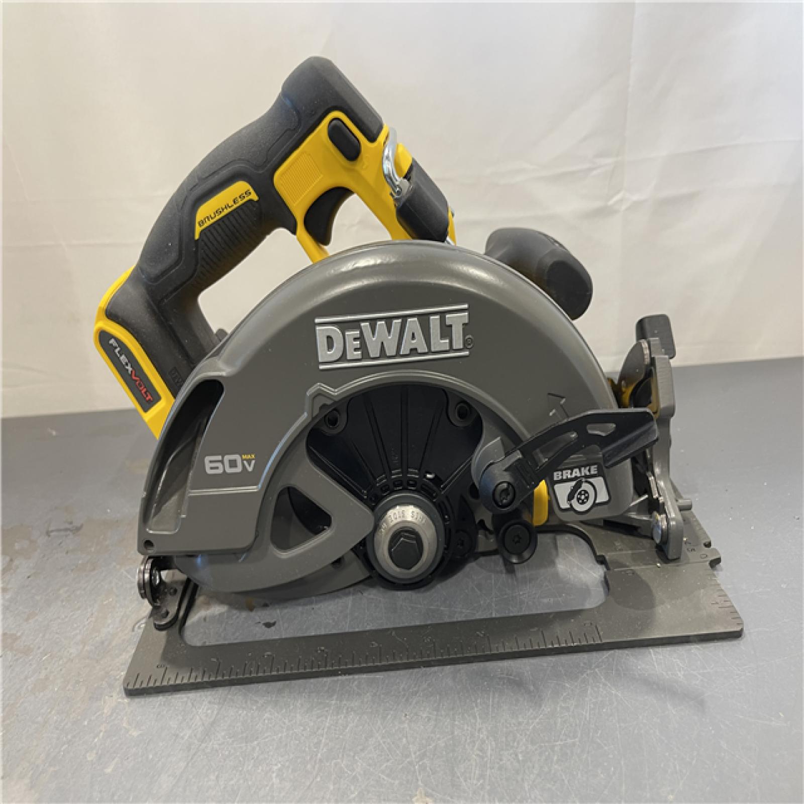 AS-IS - DeWALT FLEXVOLT 60V MAX Cordless Brushless 7-1/4 in. Circular Saw with Brake