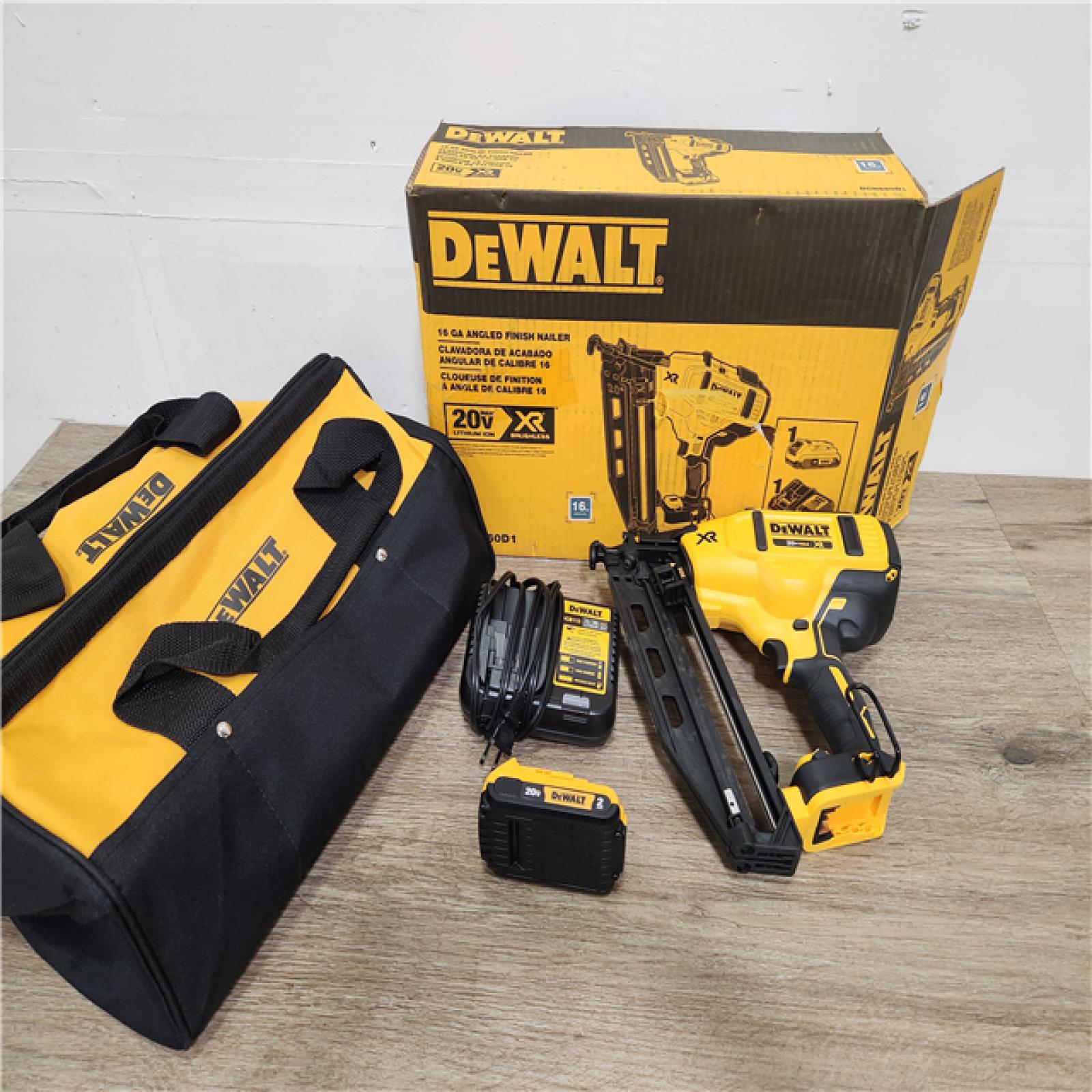 Phoenix Location NEW DEWALT 20V MAX XR 16Gauge Electric Cordless