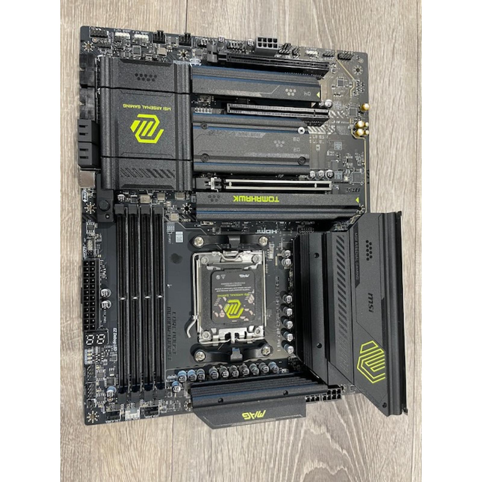 AS-IS MSI - MAG X870 TOMAHAWK WIFI (Socket AM5) AMD X870 ATX DDR5 Wi-Fi 7 Motherboard - Black
