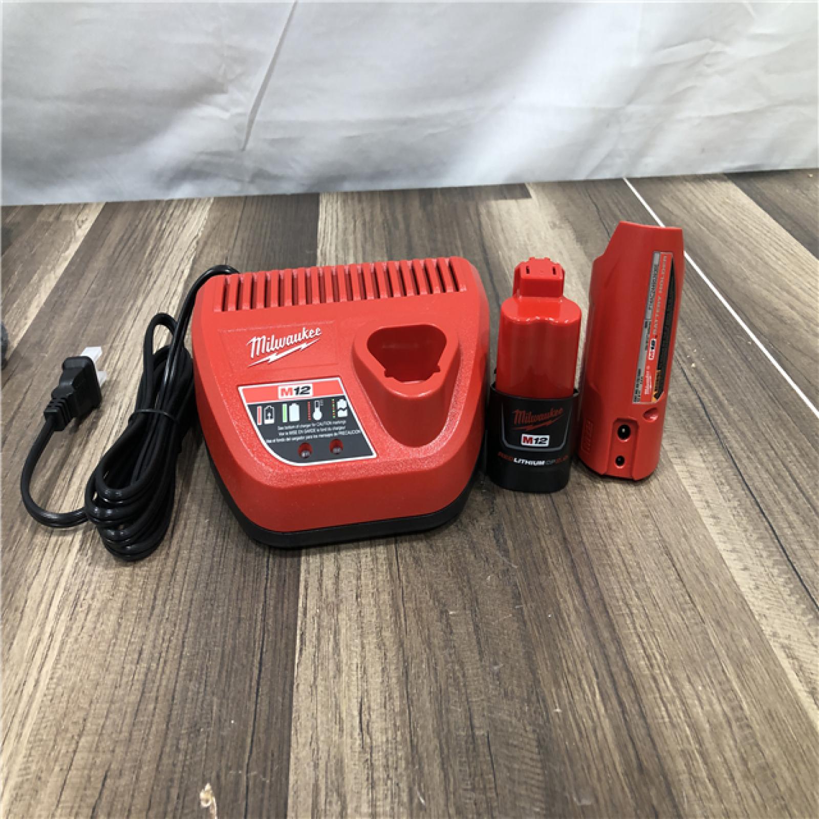 AS-IS Milwaukee Men's Medium 12-Volt Lithium Ion Cordless Gray Heated Hooded Jacket Kit