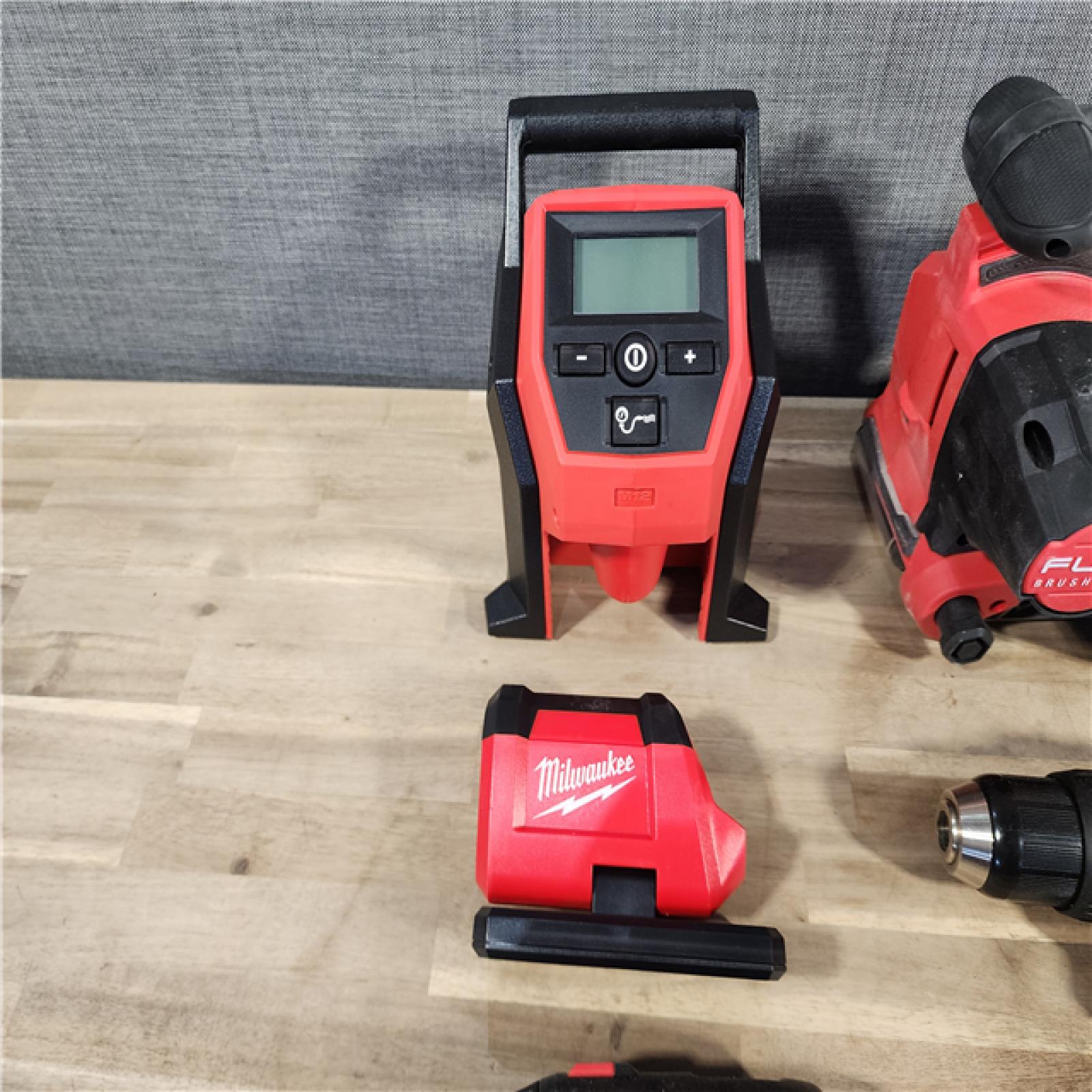 HOUSTON LOCATION - AS-IS MILWAUKEE 5 TOOL COMBO