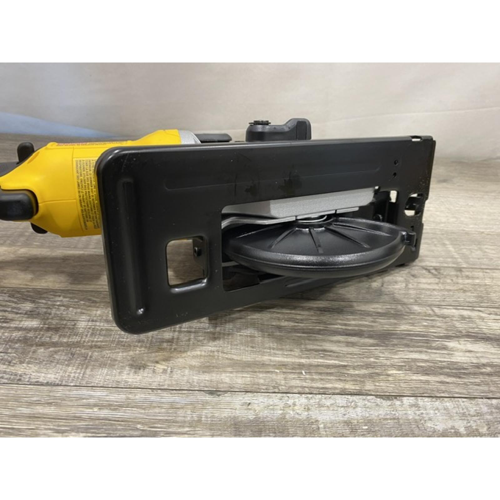 AS-IS DEWALT ATOMIC 20V MAX Cordless Brushless 4-1/2 in. Circular Saw (Tool Only)