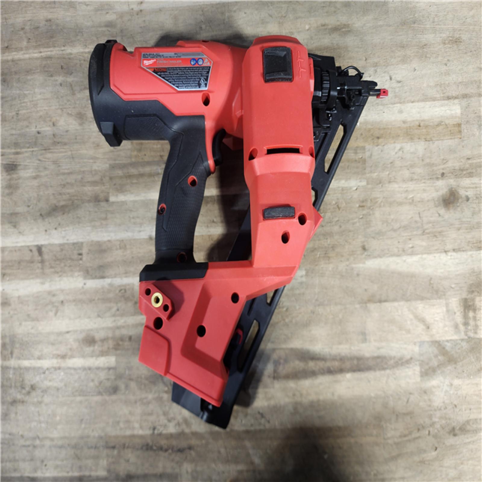 HOUSTON LOCATION - AS-IS Milwaukee 2839-20 M18 FUEL 15 Ga. 18 Volt Brushless Angled Finish Nailer (TOOL ONLY)