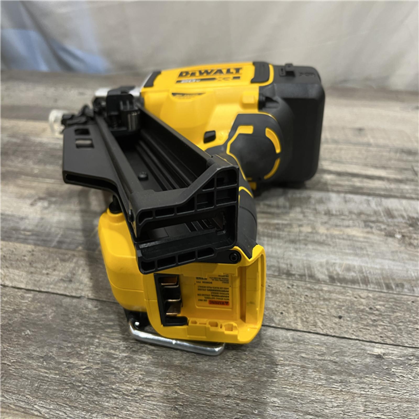 AS-IS DEWALT 20V 30 Degree Cordless Framing Nailer (Tool-Only)
