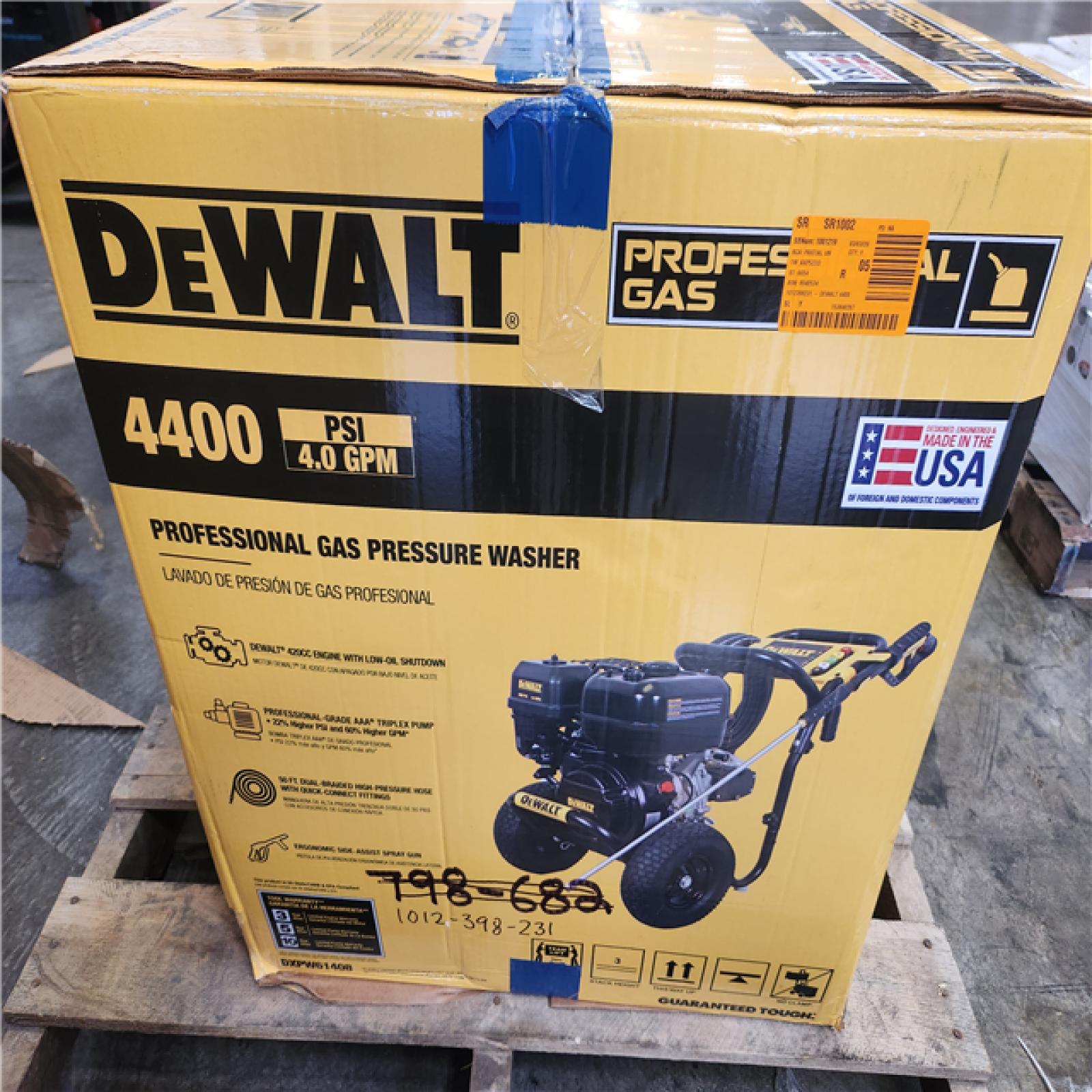 Phoenix NEW DEWALT 4400 PSI 4.0 GPM Gas Pressure Washer with 420cc Engine  Triplex Pump  Commercial Cold Water Power Washer