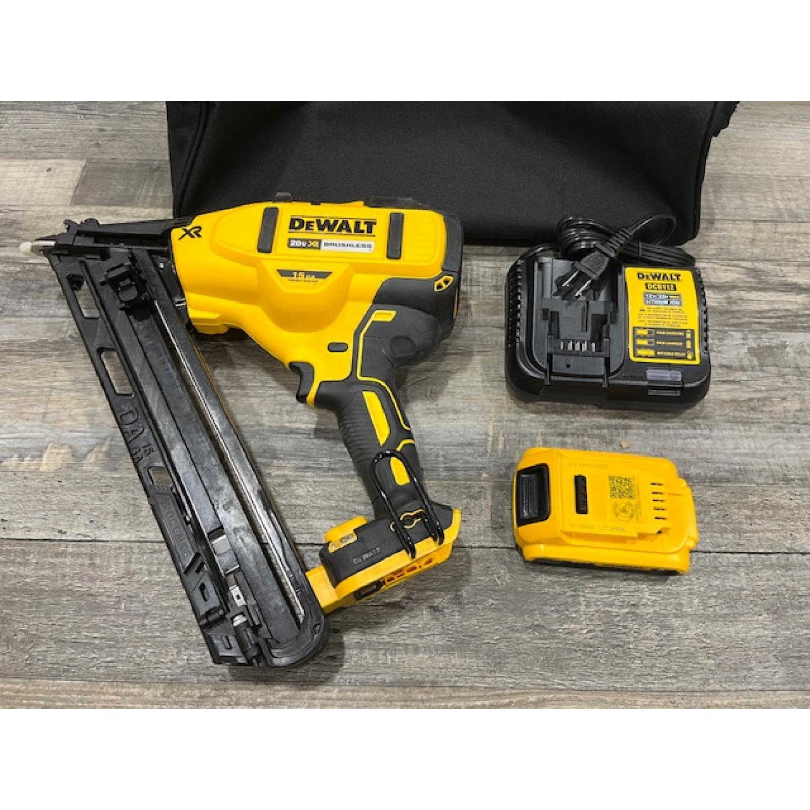 AS-IS DEWALT 20V MAX XR Lithium-Ion Cordless 2-1/2 in. 15-Gauge Finish Nailer Kit