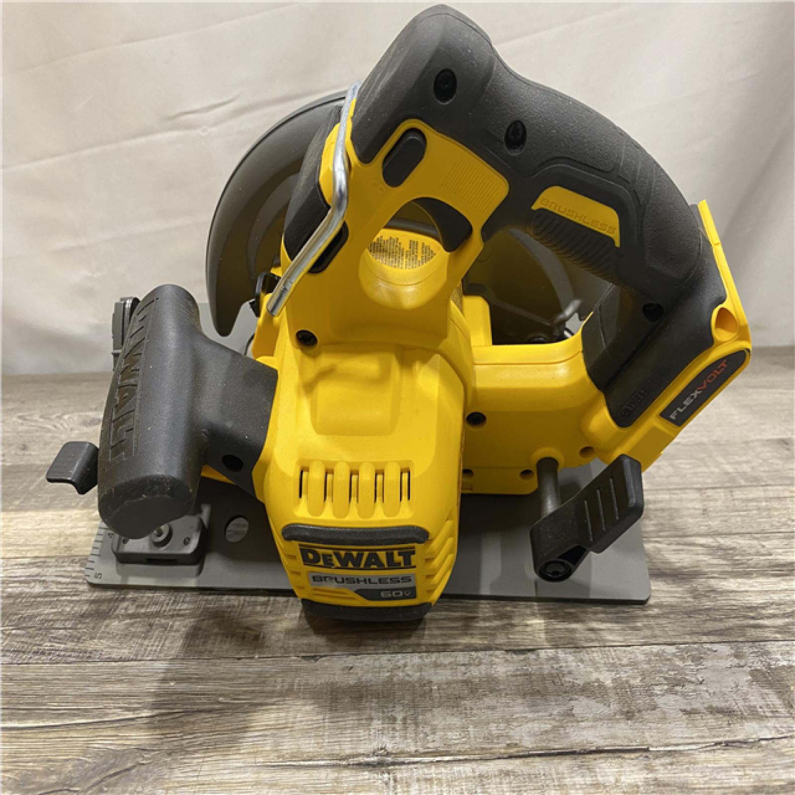 AS-IS DEWALT FLEXVOLT 60V MAX Cordless Brushless 7-1/4 in. Circular Saw with Brake (Tool Only)