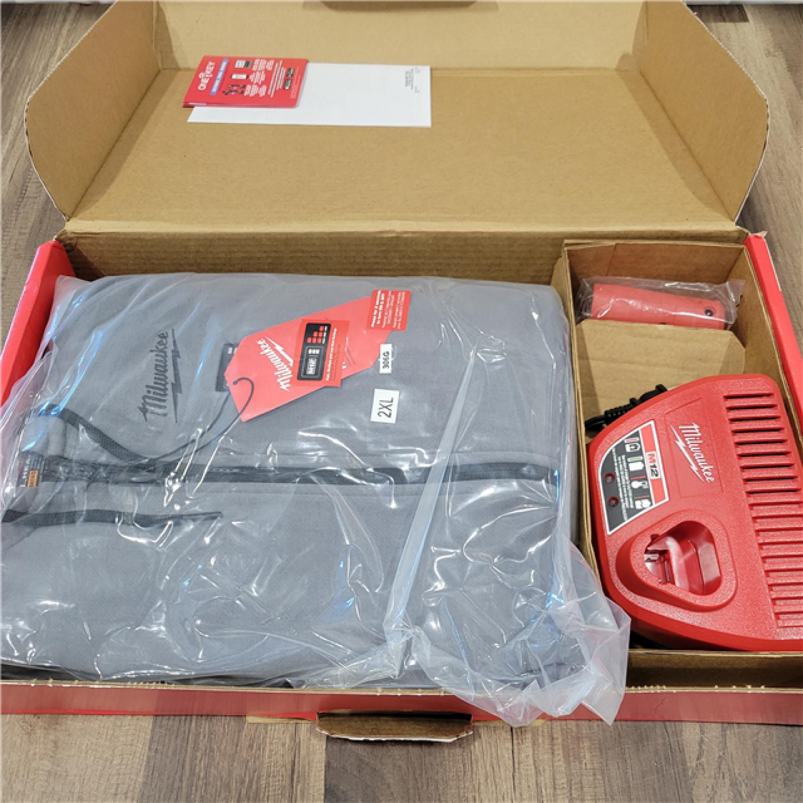 AS-IS  Milwaukee M12 Lithium-Ion Cordless Gray Heated Jacket Hoodie Kit (2X-Large)