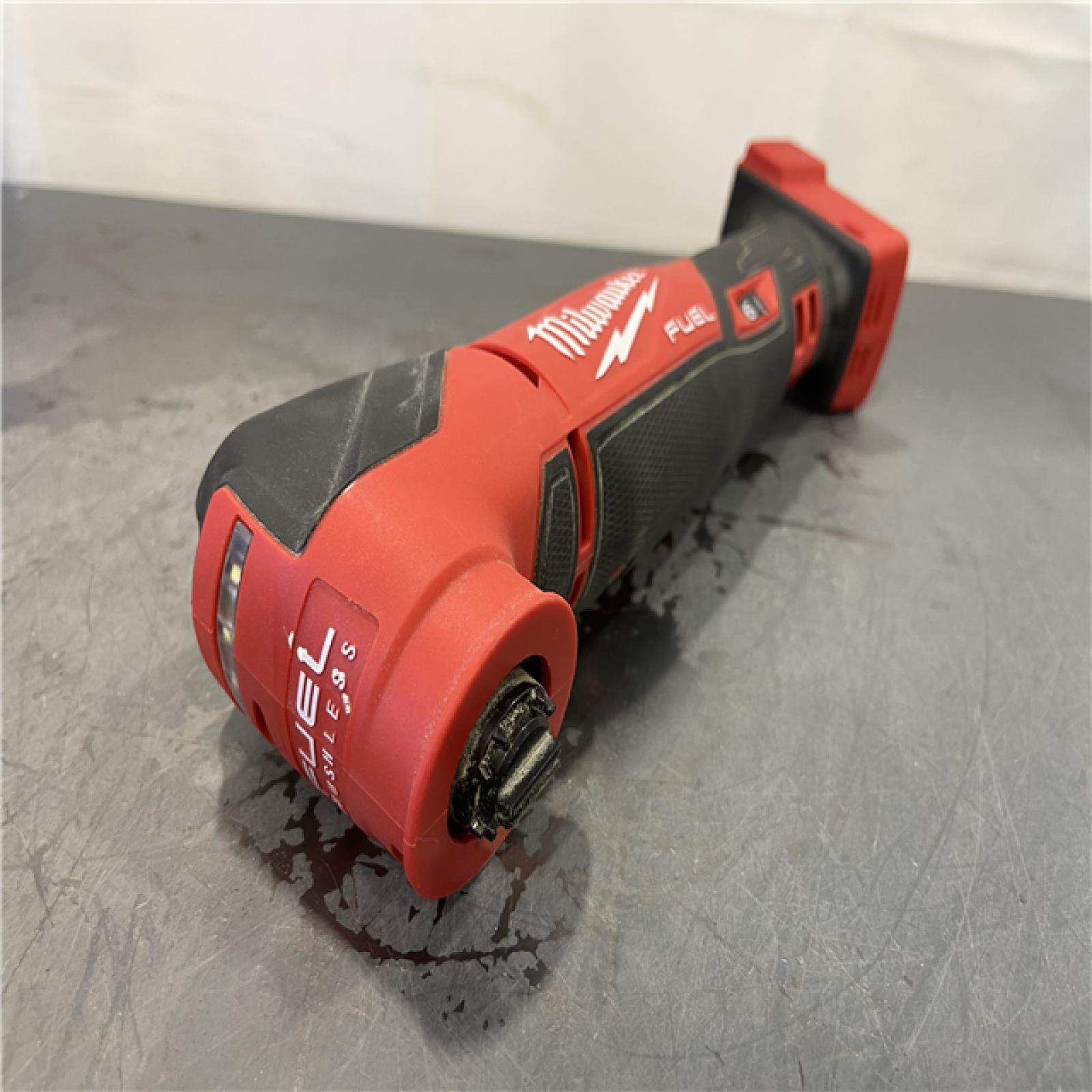 AS-IS - Milwaukee M18 FUEL 18V Lithium-Ion Cordless Brushless Oscillating Multi-Tool