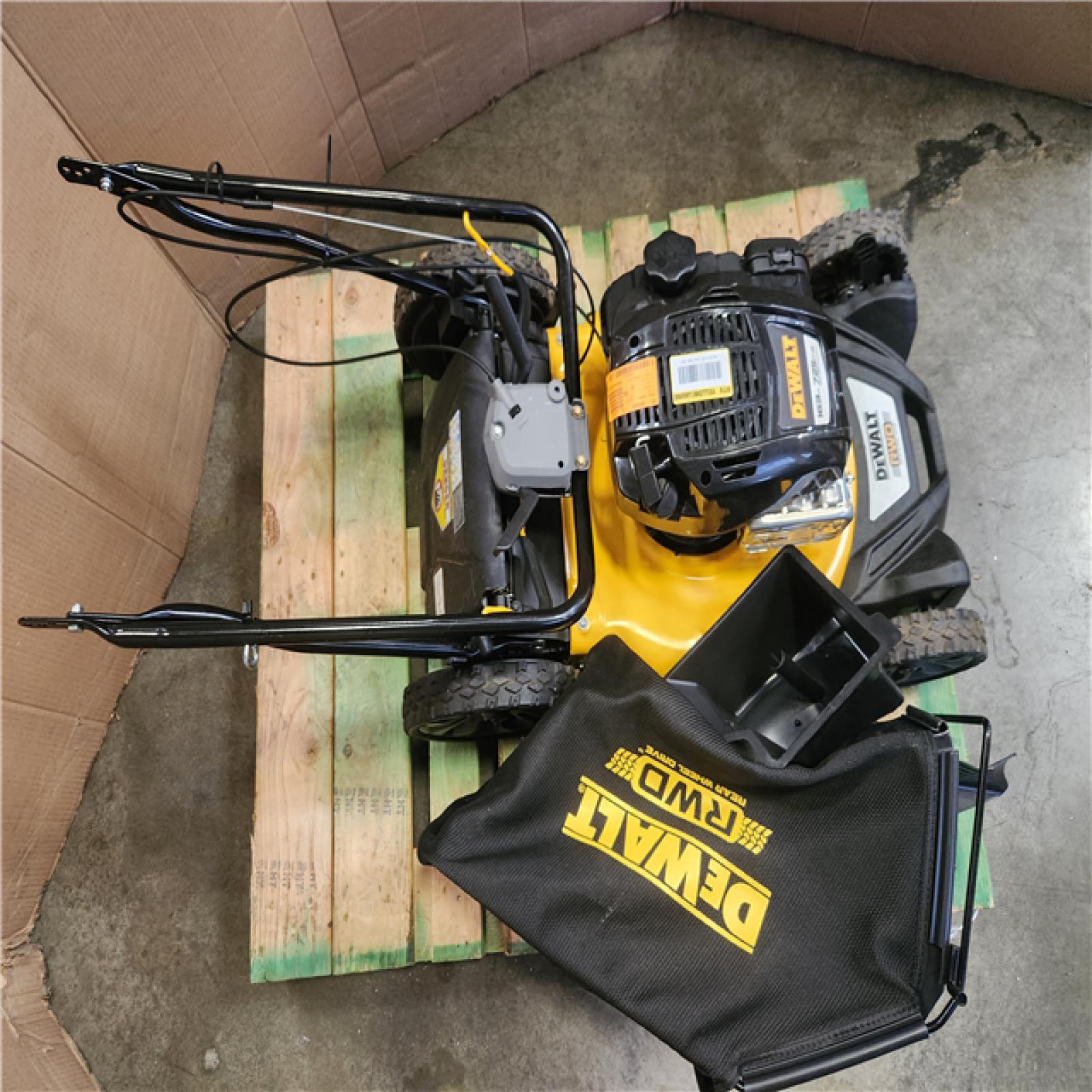 Phoenix LIKE NEW DEWALT 21 in. 163cc Briggs and Stratton 725Exi Engine Rear Wheel Drive 3-in-1 Gas Self Propelled Walk Behind Lawn Mower