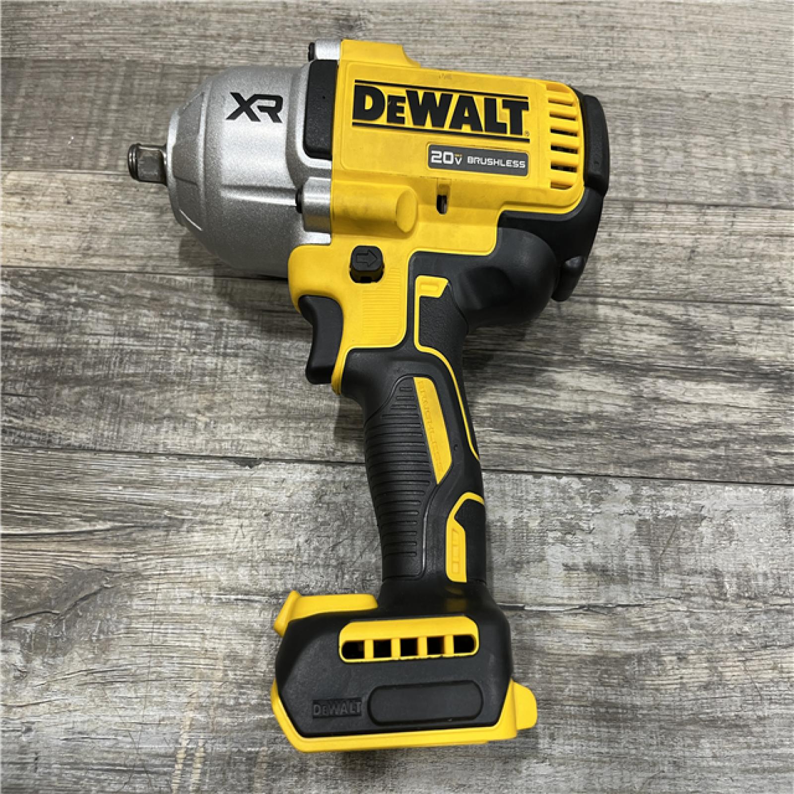 AS-IS DEWALT 20V MAX Lithium-Ion Cordless 1/2 in. Impact Wrench Kit