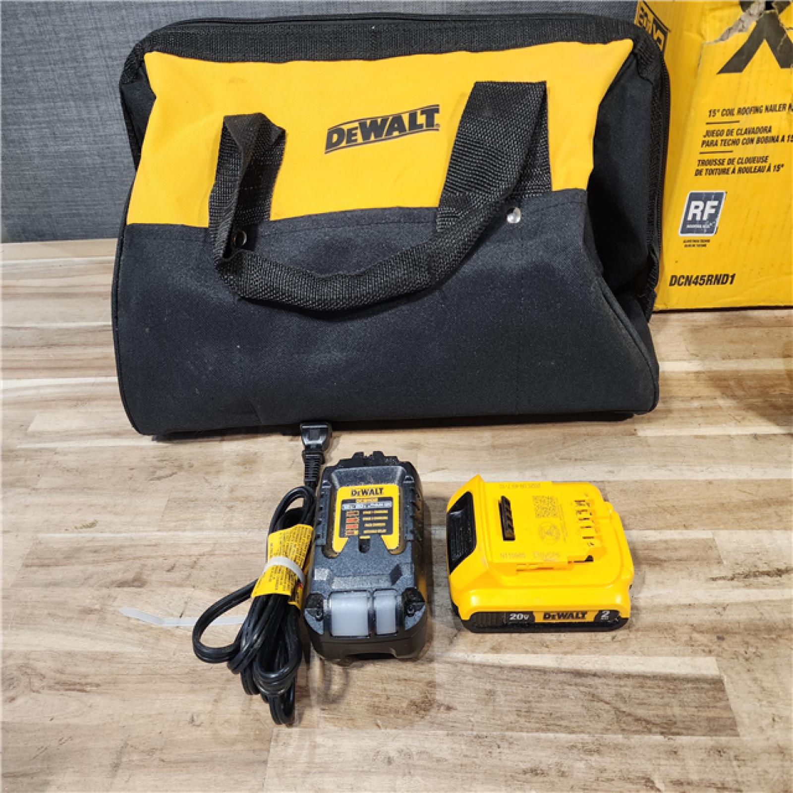 HOUSTON LOCATION - AS-IS DEWALT 20V MAX Lithium-Ion 15-Degree Electric Cordless Roofing Nailer Kit