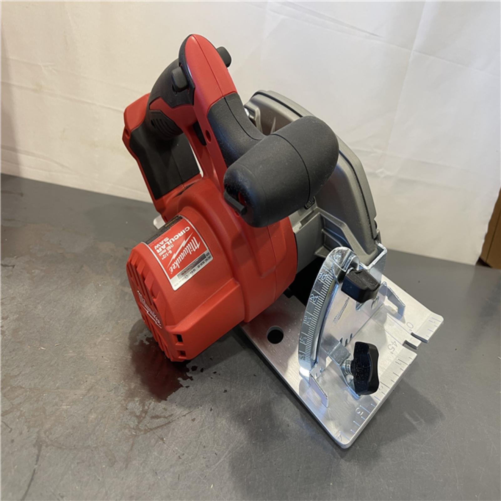 AS-IS - Milwaukee M18 18V Lithium-Ion Cordless 6-1/2 in. Circular Saw