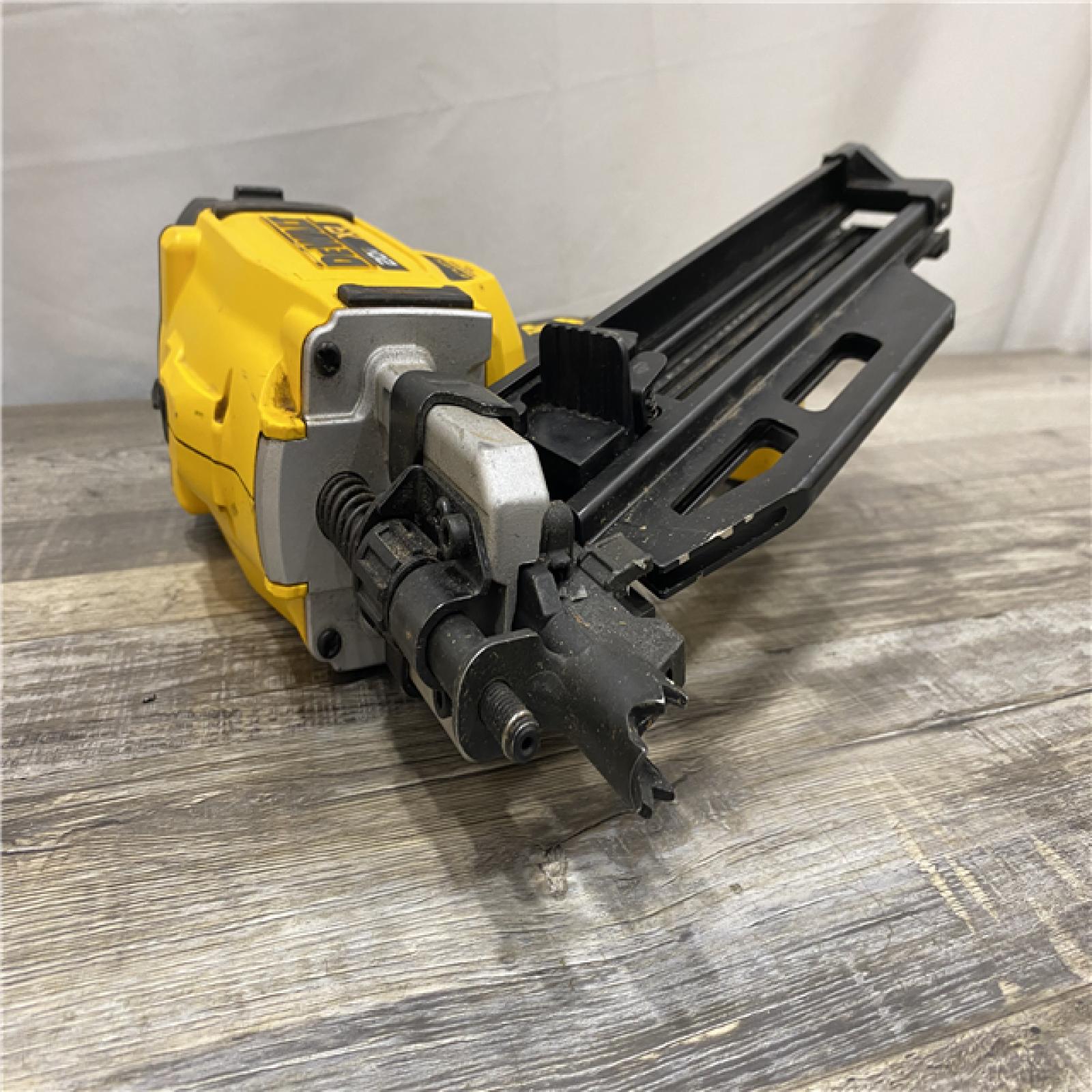 AS-IS DEWALT 20-Volt 21° Cordless Framing Nailer (Tool-Only)