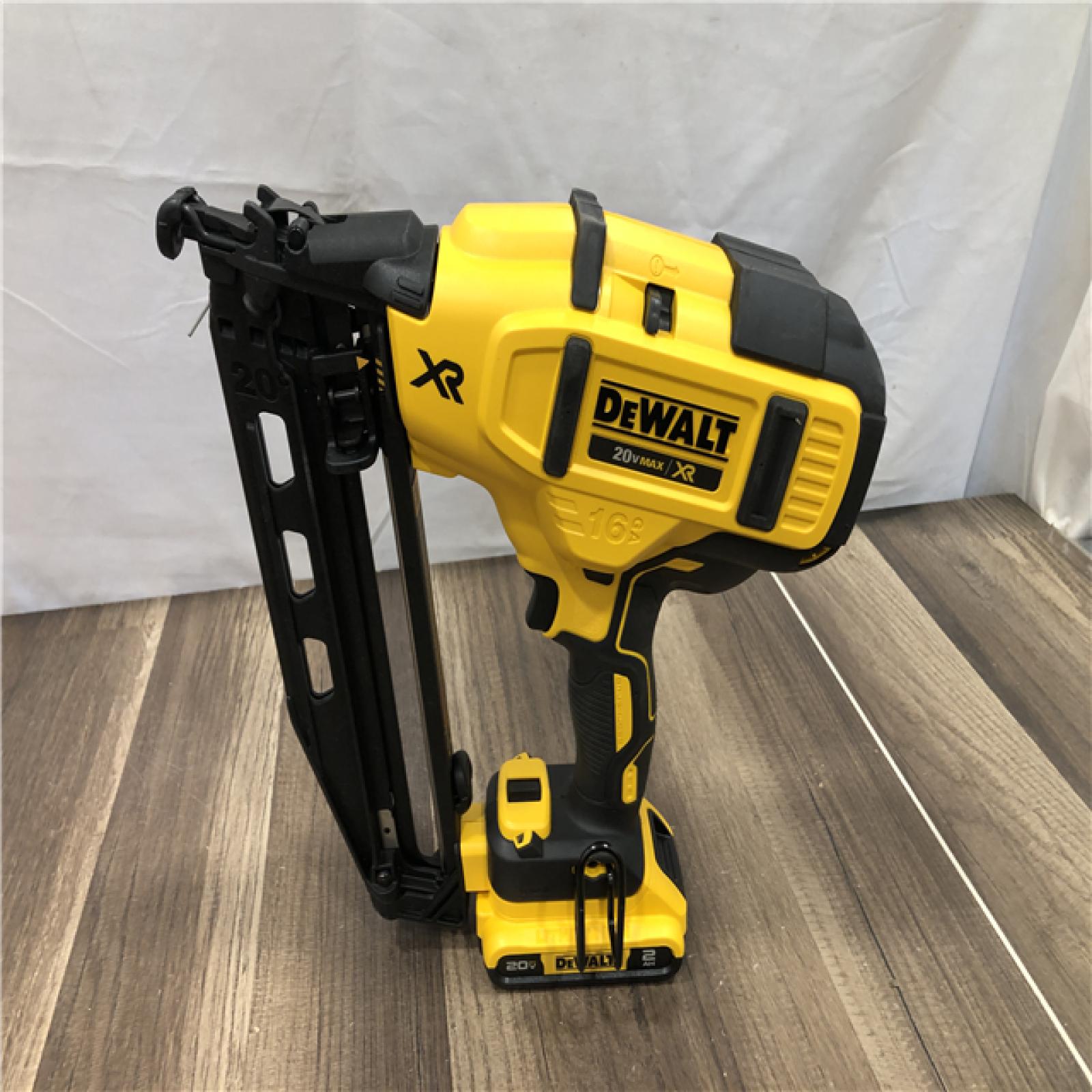 AS-IS DEWALT 20V MAX XR 16-Gauge Electric Cordless Angled Finishing Nailer Kit