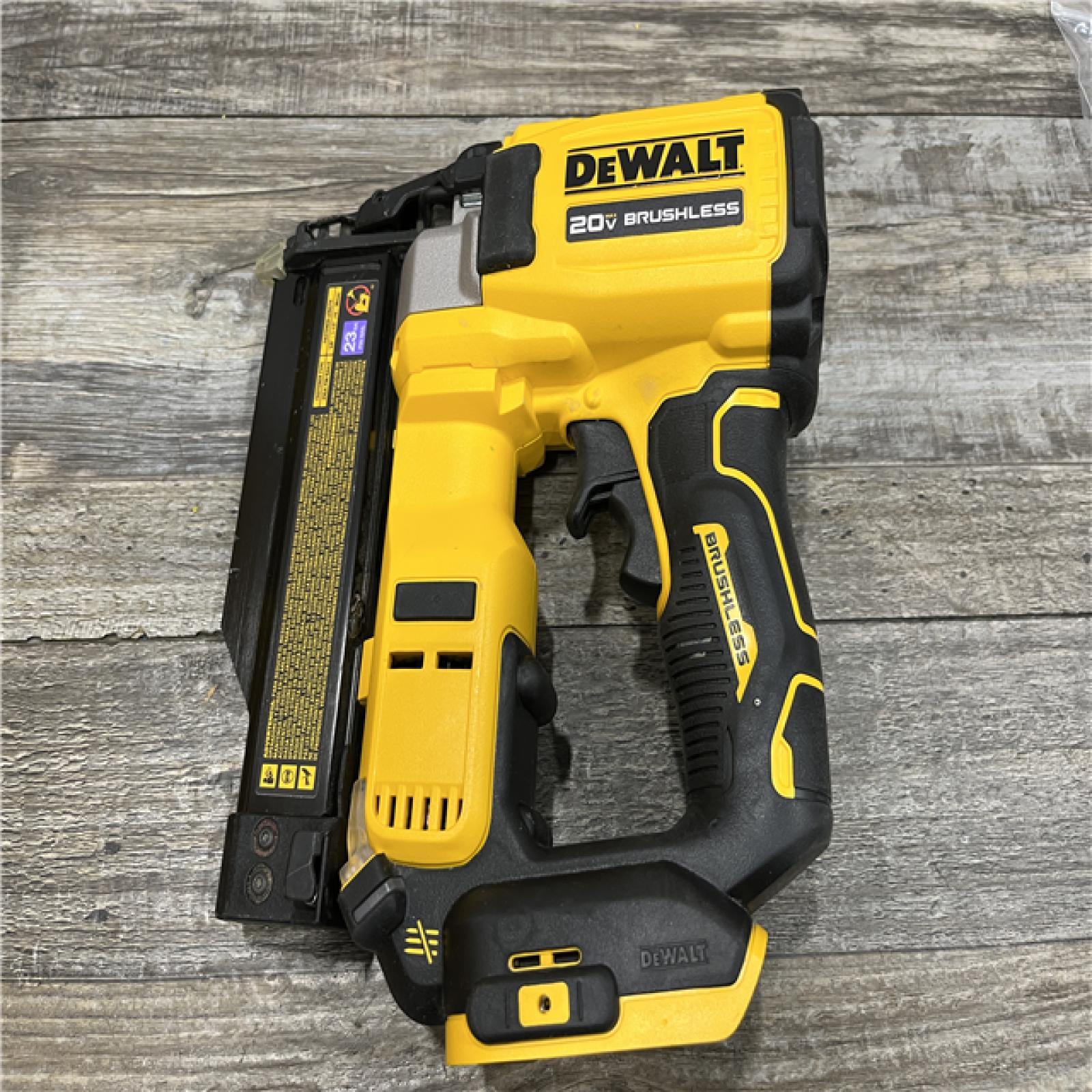 AS-IS DEWALT ATOMIC 20V MAX Lithium Ion Cordless 23 Gauge Pin Nailer Kit