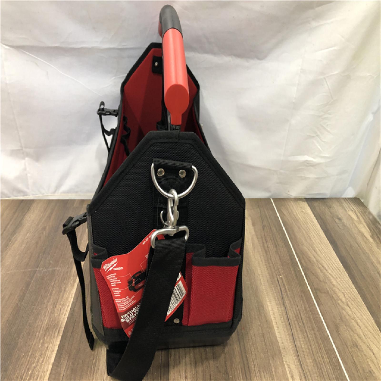 NEW- Milwaukee 20 in. PACKOUT Tote