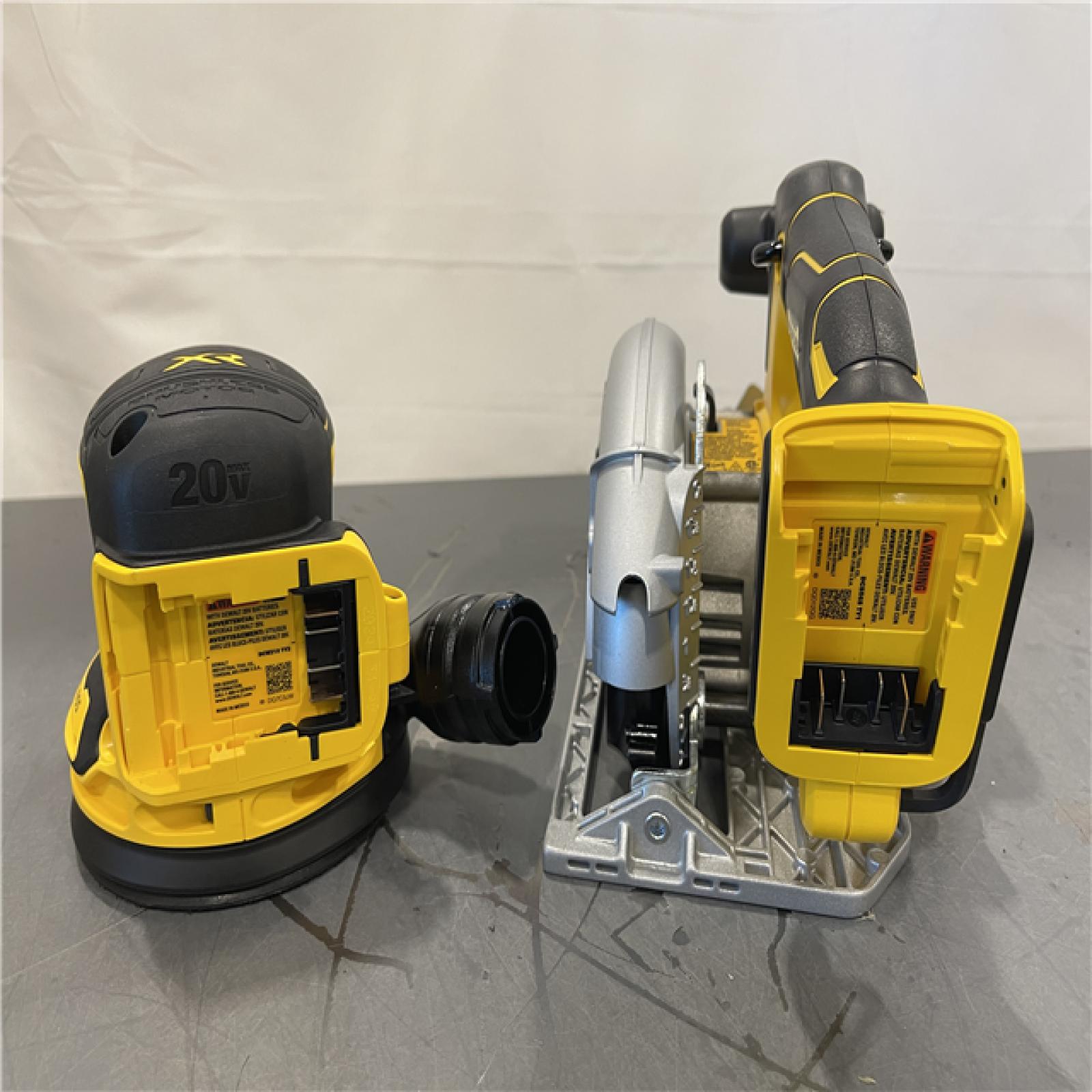 AS-IS - DEWALT 20-Volt MAX Lithium-Ion Cordless 7-Tool Combo Kit