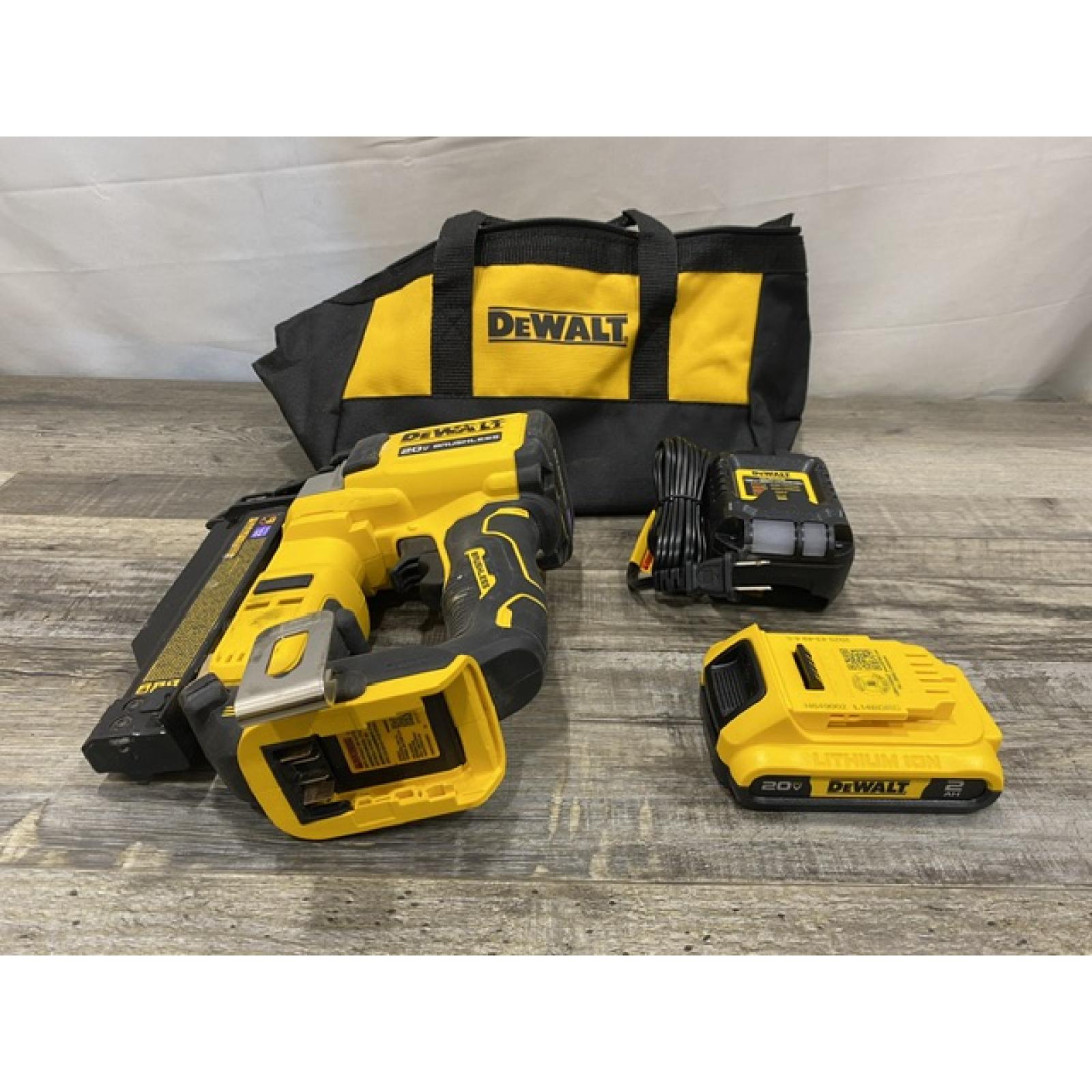 AS-IS DEWALT ATOMIC 20V MAX Lithium Ion Cordless 23 Gauge Pin Nailer Kit
