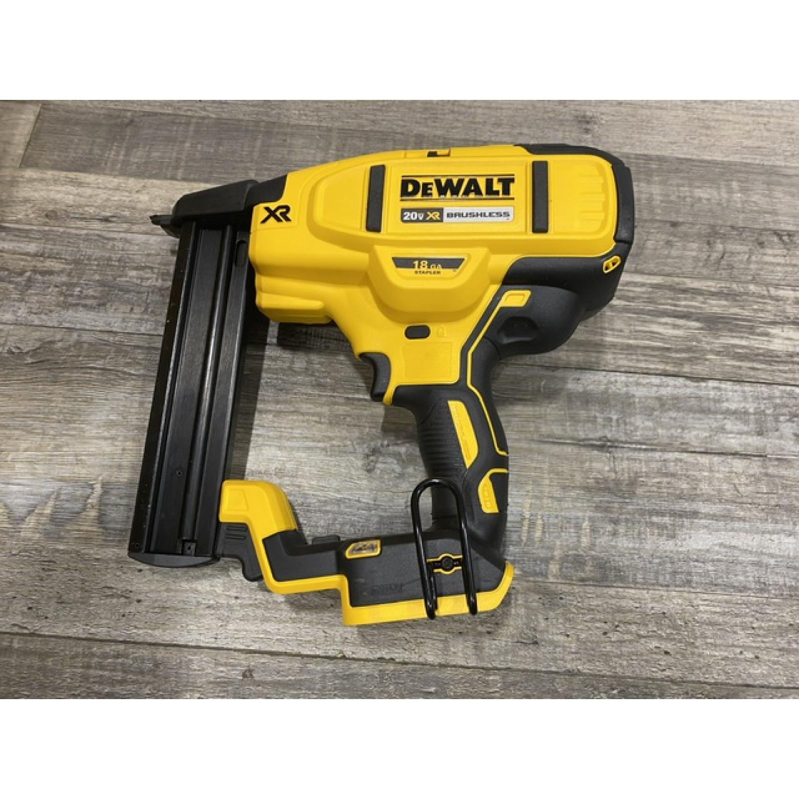 AS-IS DEWALT 20V MAX XR Lithium-Ion Cordless 18-Gauge Narrow Crown Stapler Kit