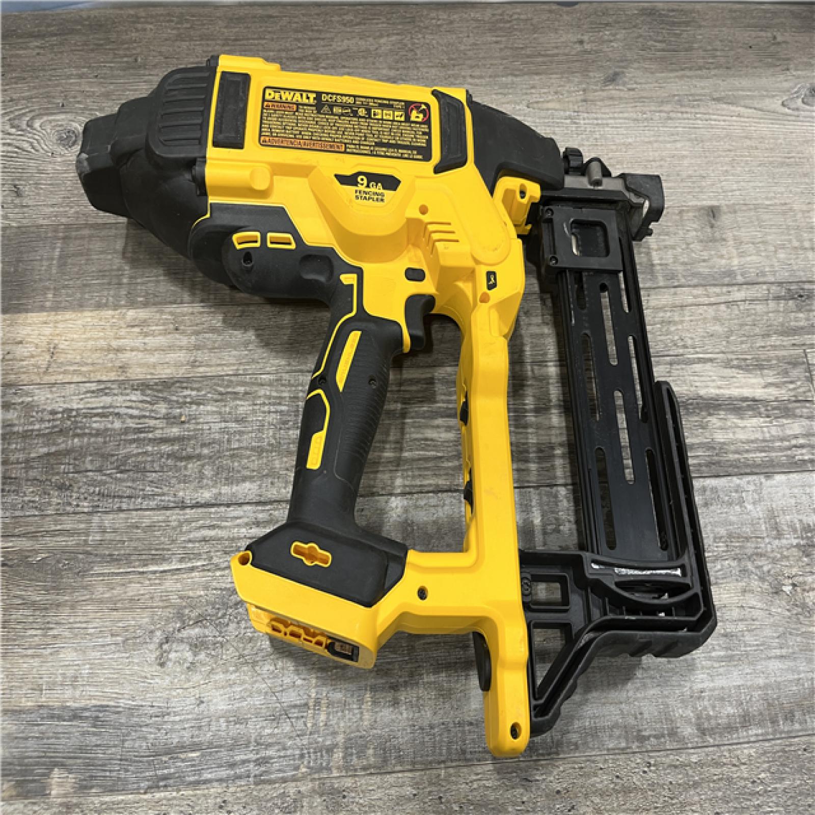 AS-IS DEWALT 20V MAX 9-Gauge Cordless Fencing Stapler (Tool Only)