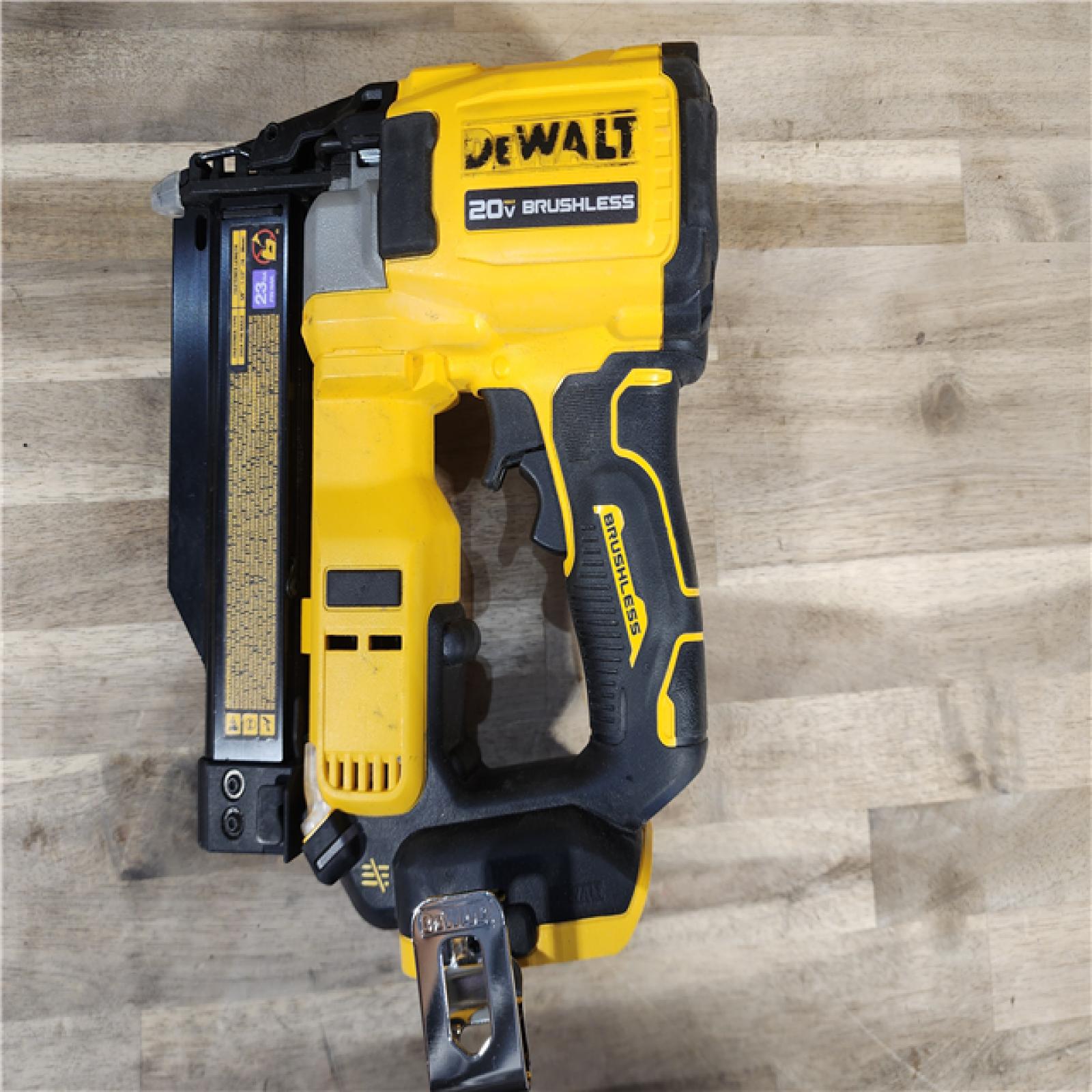 HOUSTON LOCATION - AS-IS DEWALT ATOMIC 20V MAX Lithium Ion Cordless 23 Gauge Pin Nailer Kit with 2.0Ah Battery and Charger
