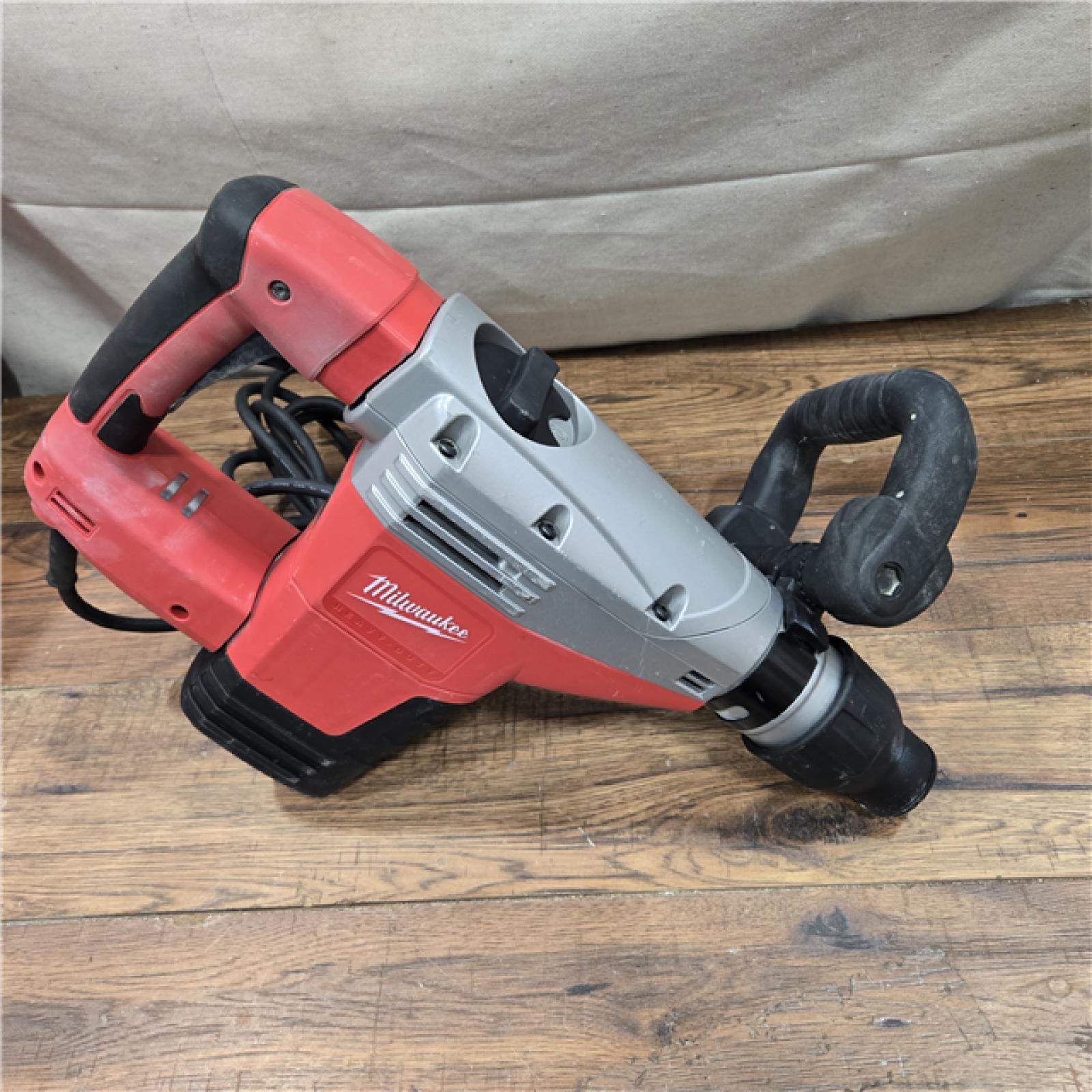 AS-IS Milwaukee 5446-21 SDS MAX Demolition Hammer
