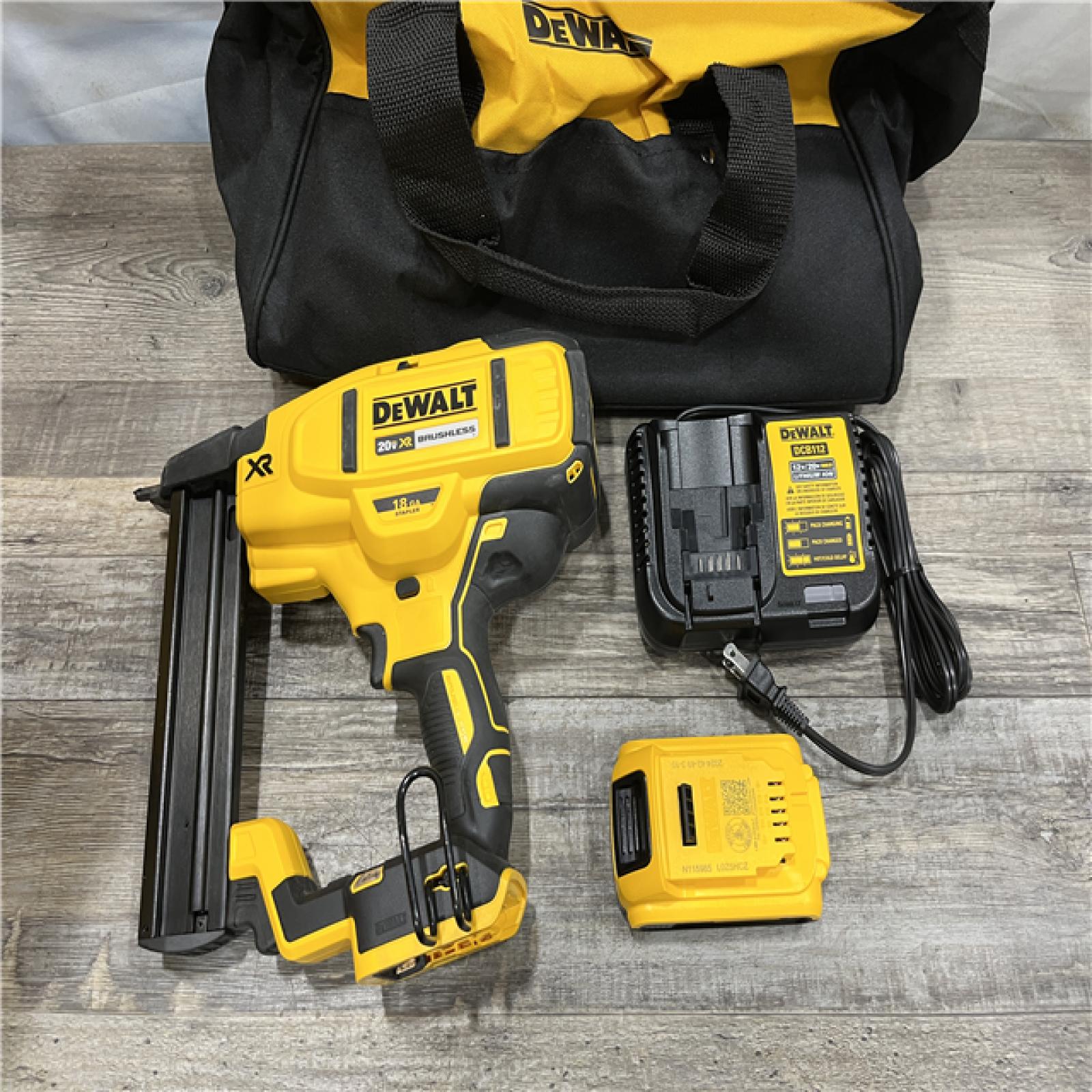 AS-IS DEWALT 20V MAX XR Lithium-Ion Cordless 18-Gauge Narrow Crown Stapler Kit