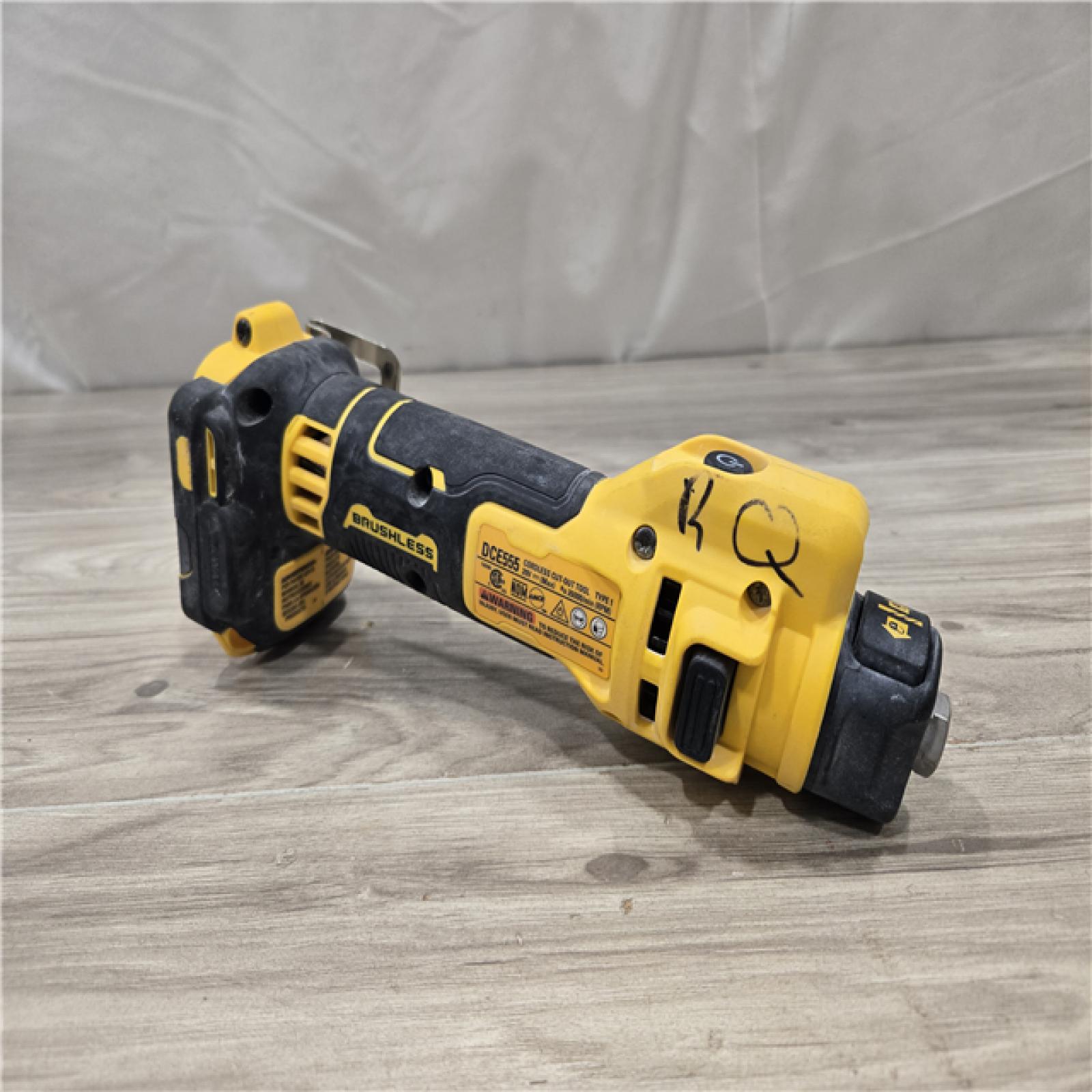 AS-IS DeWalt 20V Cordless Screwgun and Cut-Out Tool Combo Kit