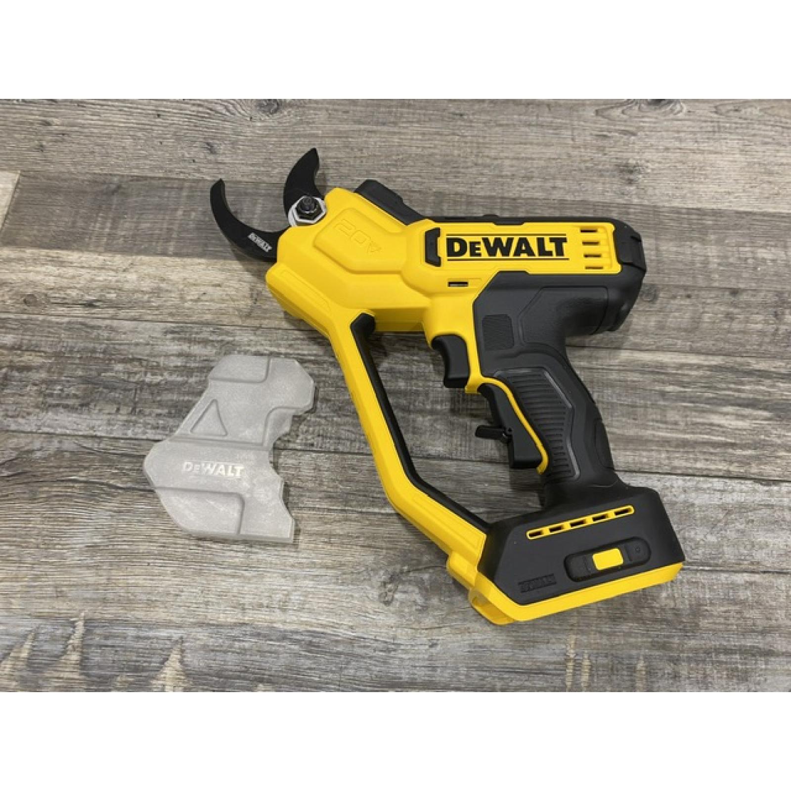 AS-IS DEWALT 20V MAX Cordless Battery Powered Pruner Kit