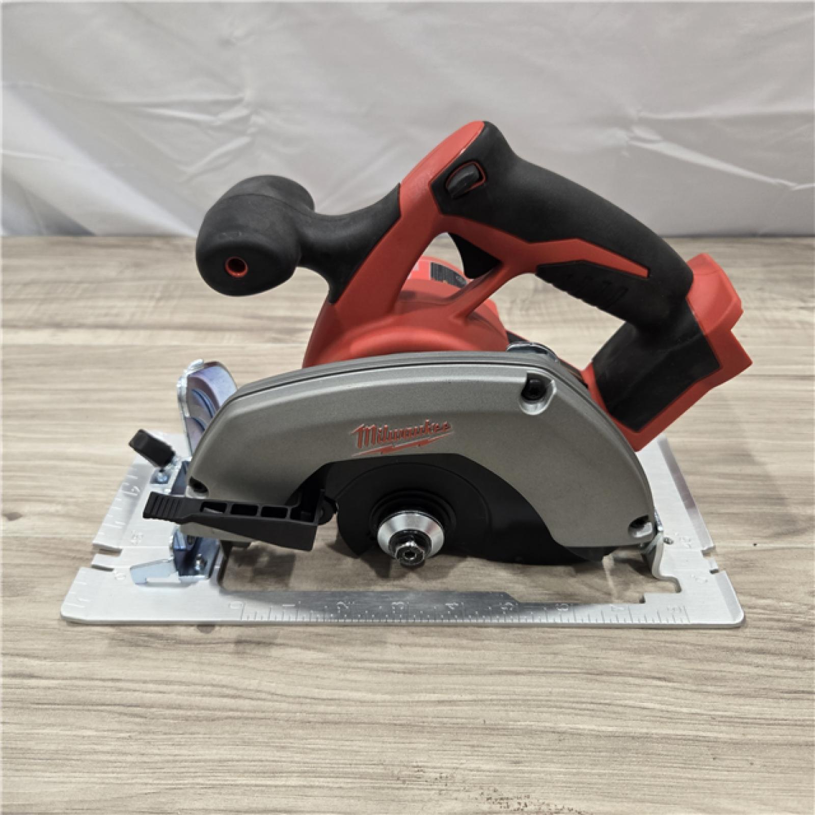 GOOD! - Milwaukee M18 6 1/2 Circular Saw (Tool Only)
