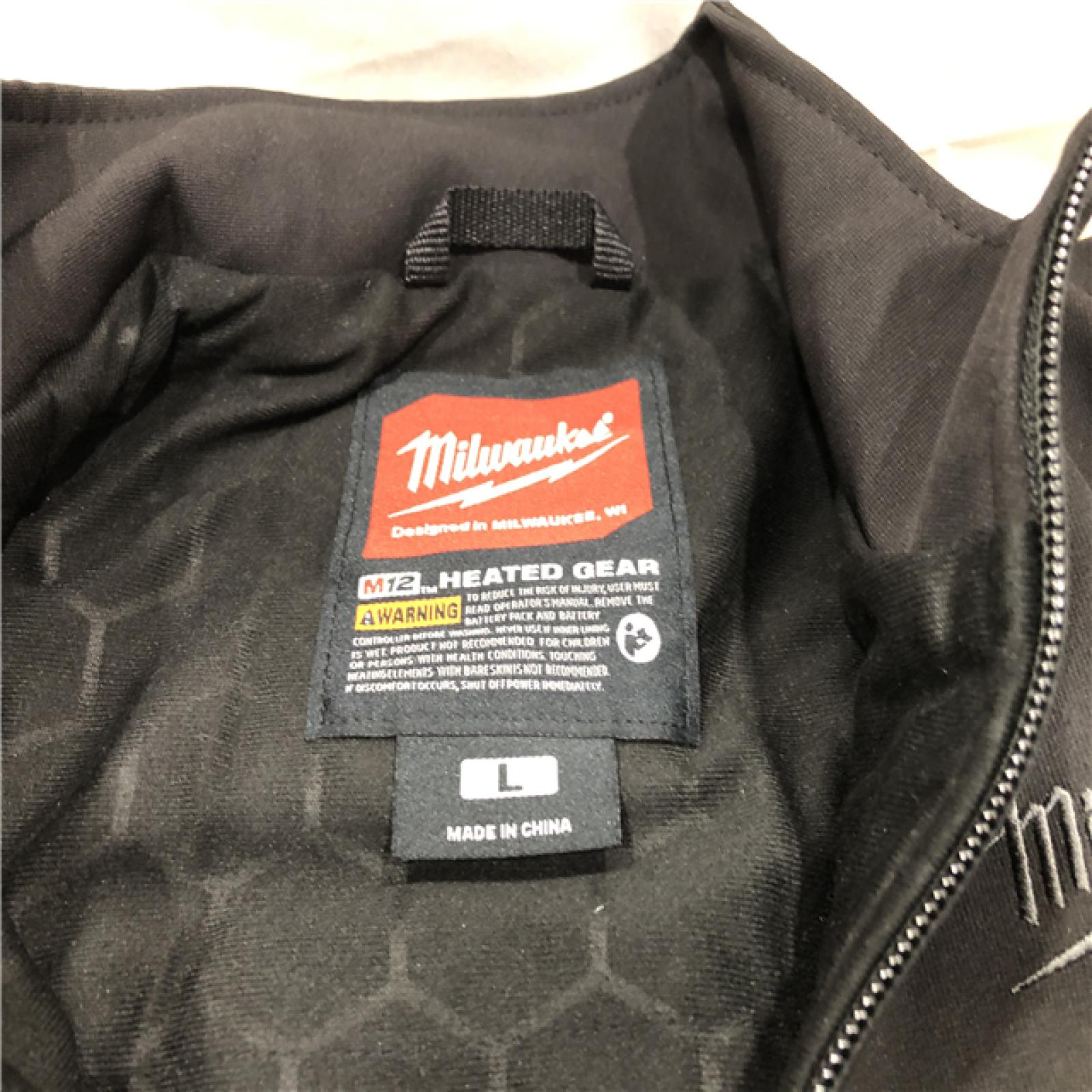 AS-IS Milwaukee Men's Large M12 12V Lithium-Ion Cordless TOUGHSHELL Black Heated Jacket (Jacket/Charger Only)