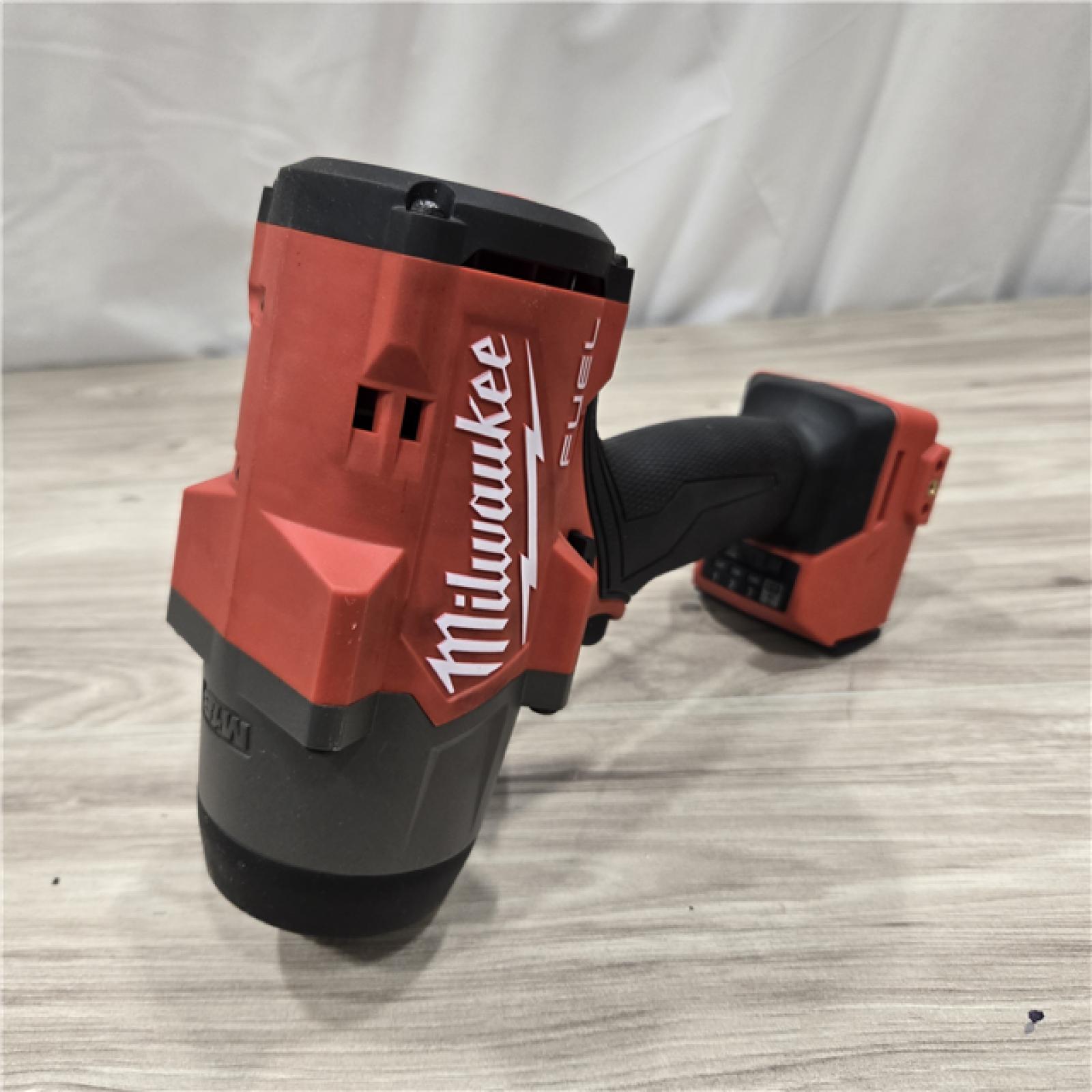 AS-IS Milwaukee M18 1/2 in. Cordless High Torque Impact Wrench Kit