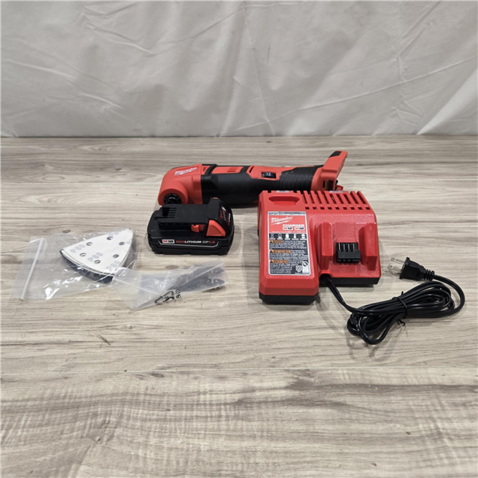 AS-IS Milwaukee 2626-21 M18 18V Lithium-Ion Cordless Oscillating Multi-Tool Kit