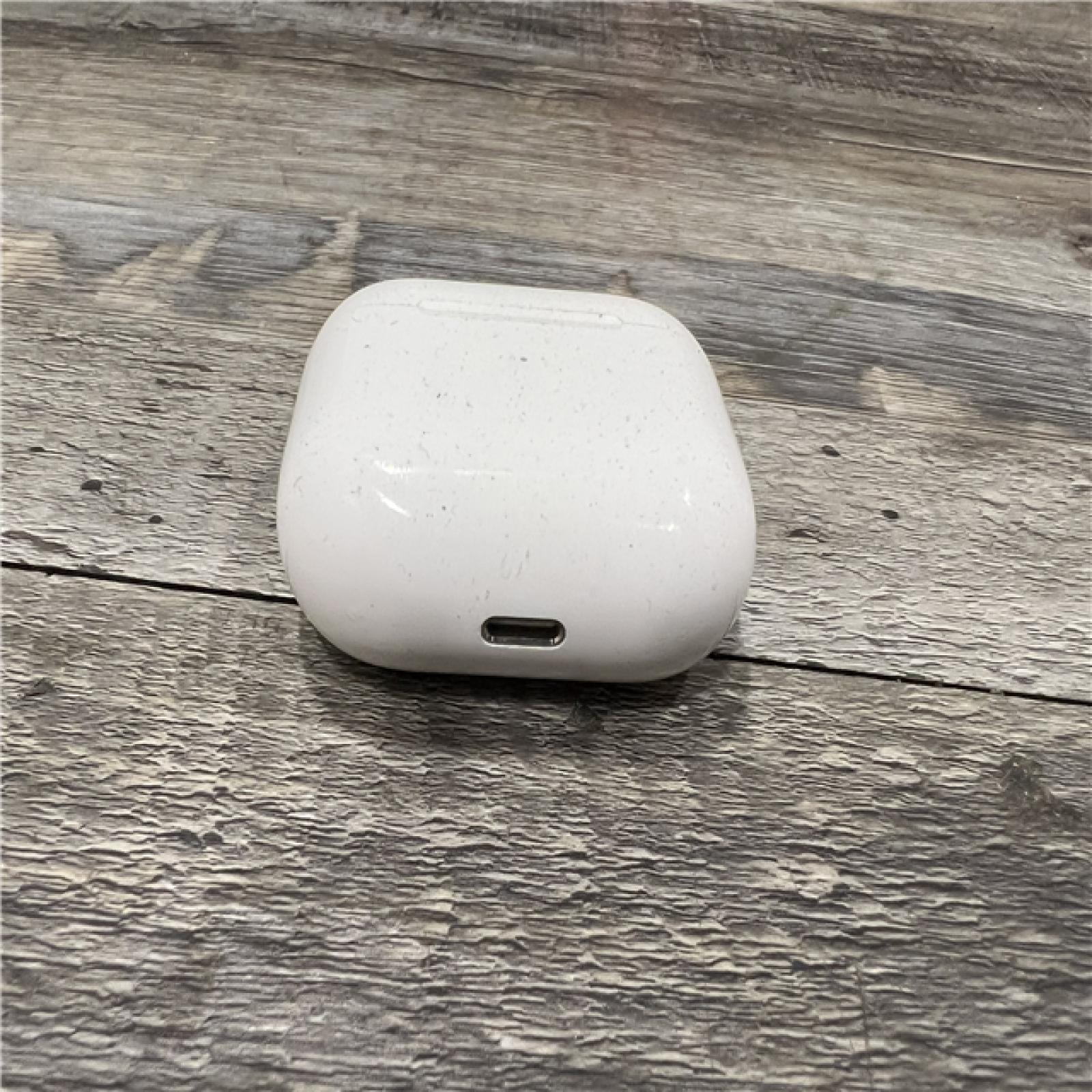 AS-IS Apple - AirPods (3rd generation) with Lightning Charging Case - White